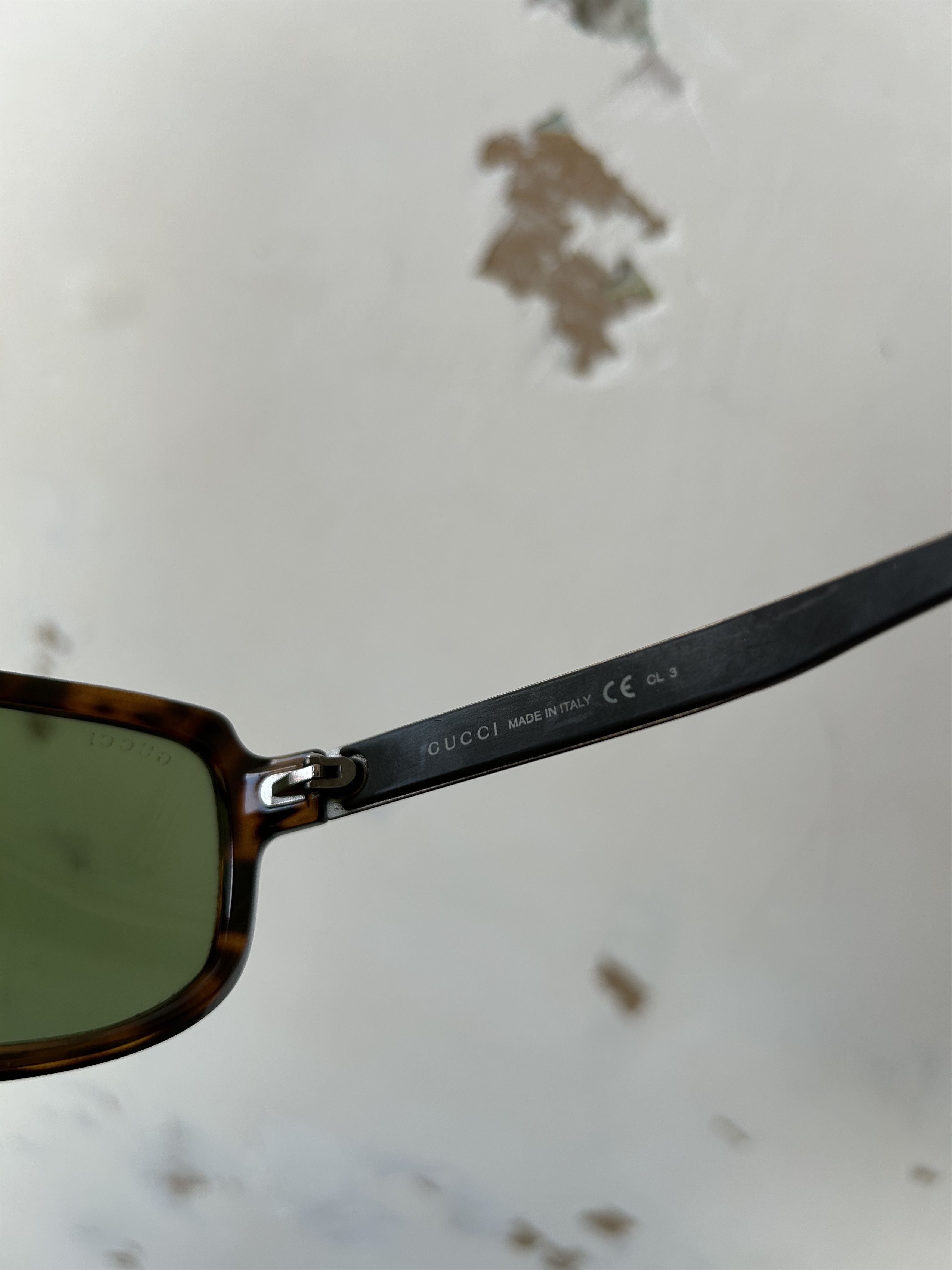 Gucci Gucci Y2K Sunglasses 00s Plastic Frame Vintage Glamour Size ONE SIZE - 6 Thumbnail