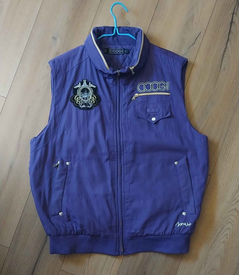 COOGI vest size L Measurements: 73 length/ 62 width