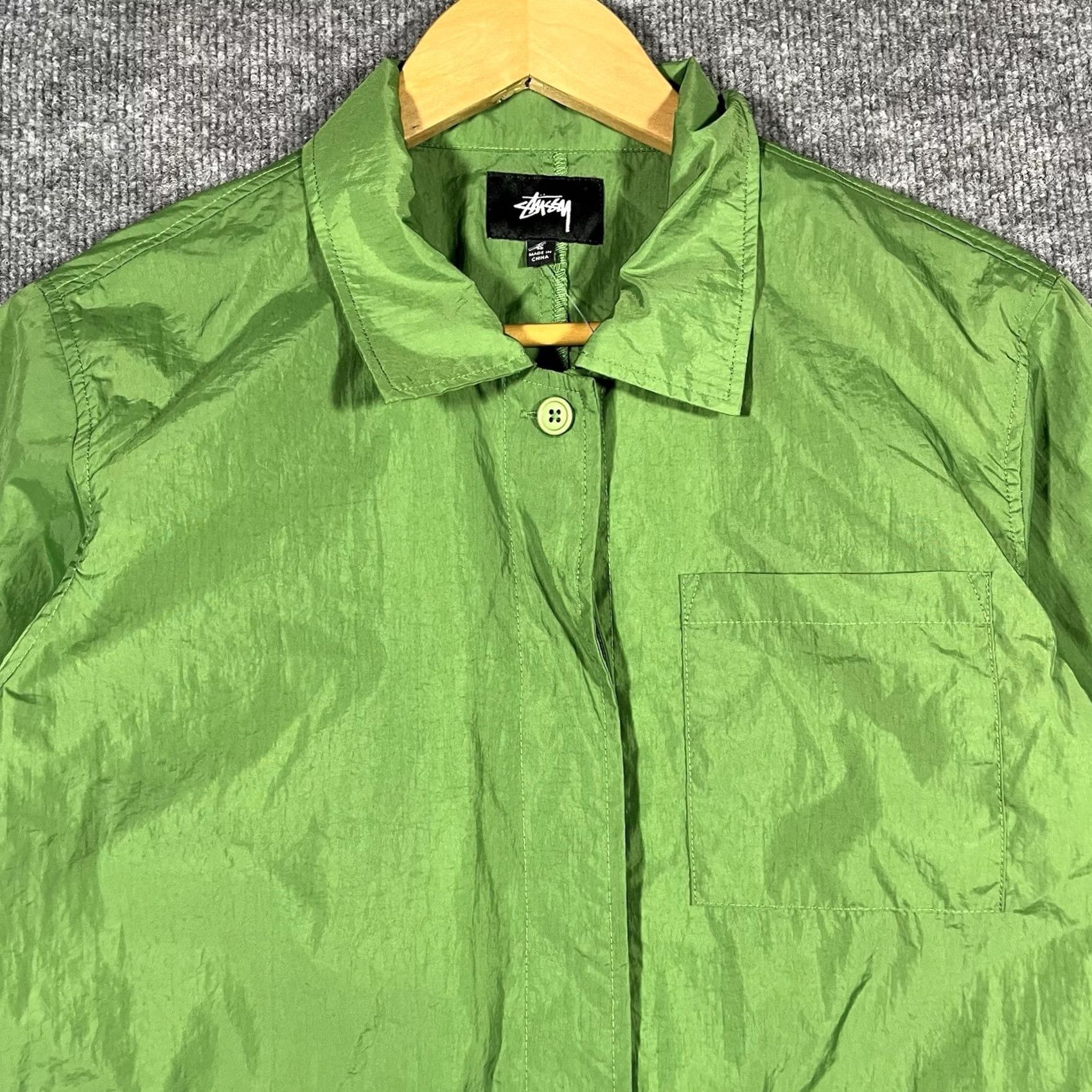Vintage VINTAGE Stussy Nylon Green Chore Shirt Jacket Windbreaker S Women Coaches Adult Small Size S / US 4 / IT 40 - 2 Thumbnail