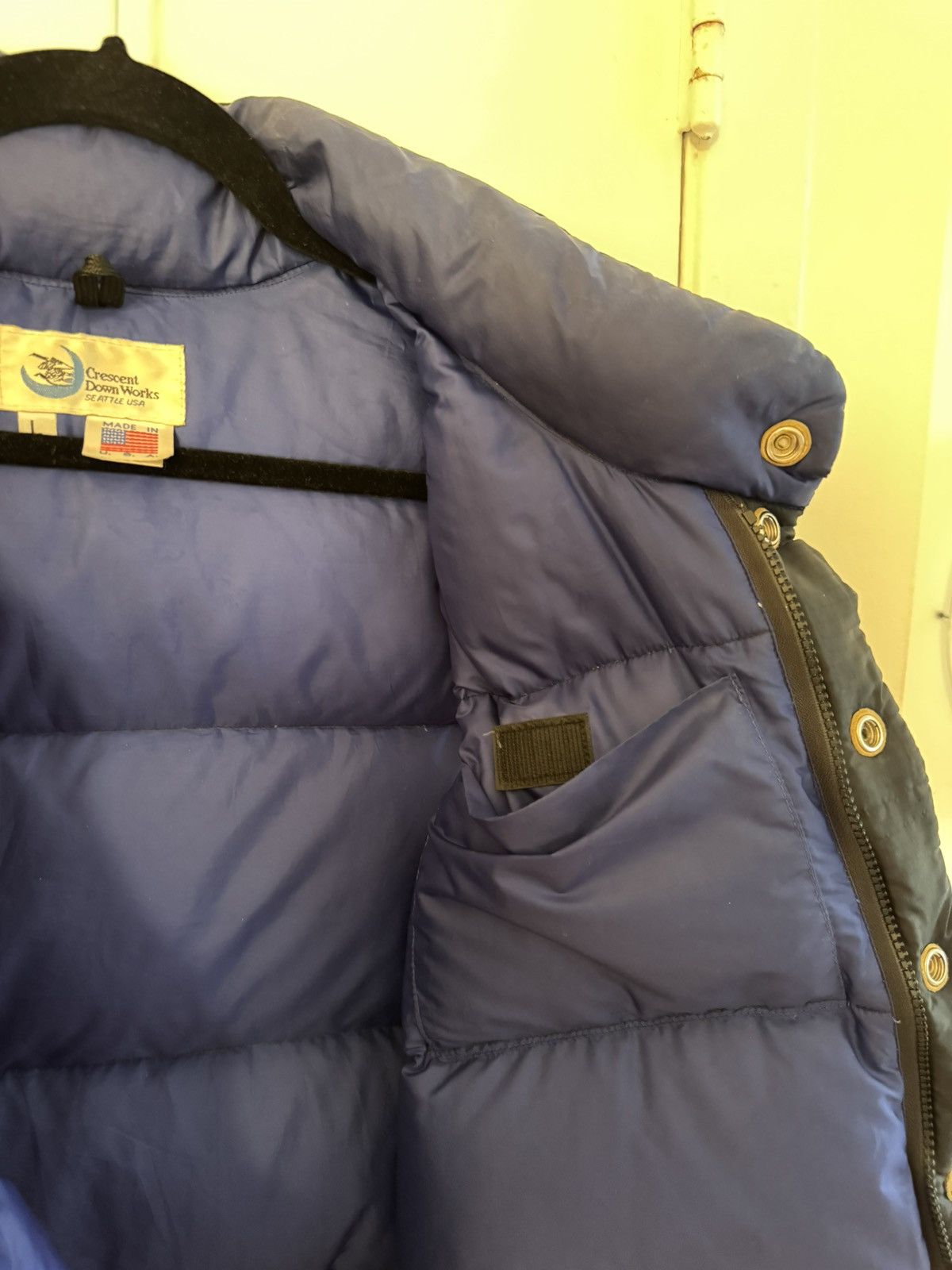 Crescent Down Works Crescent Down Works Puffer Vest Sz Large Nylon Black Size US L / EU 52-54 / 3 - 10 Thumbnail