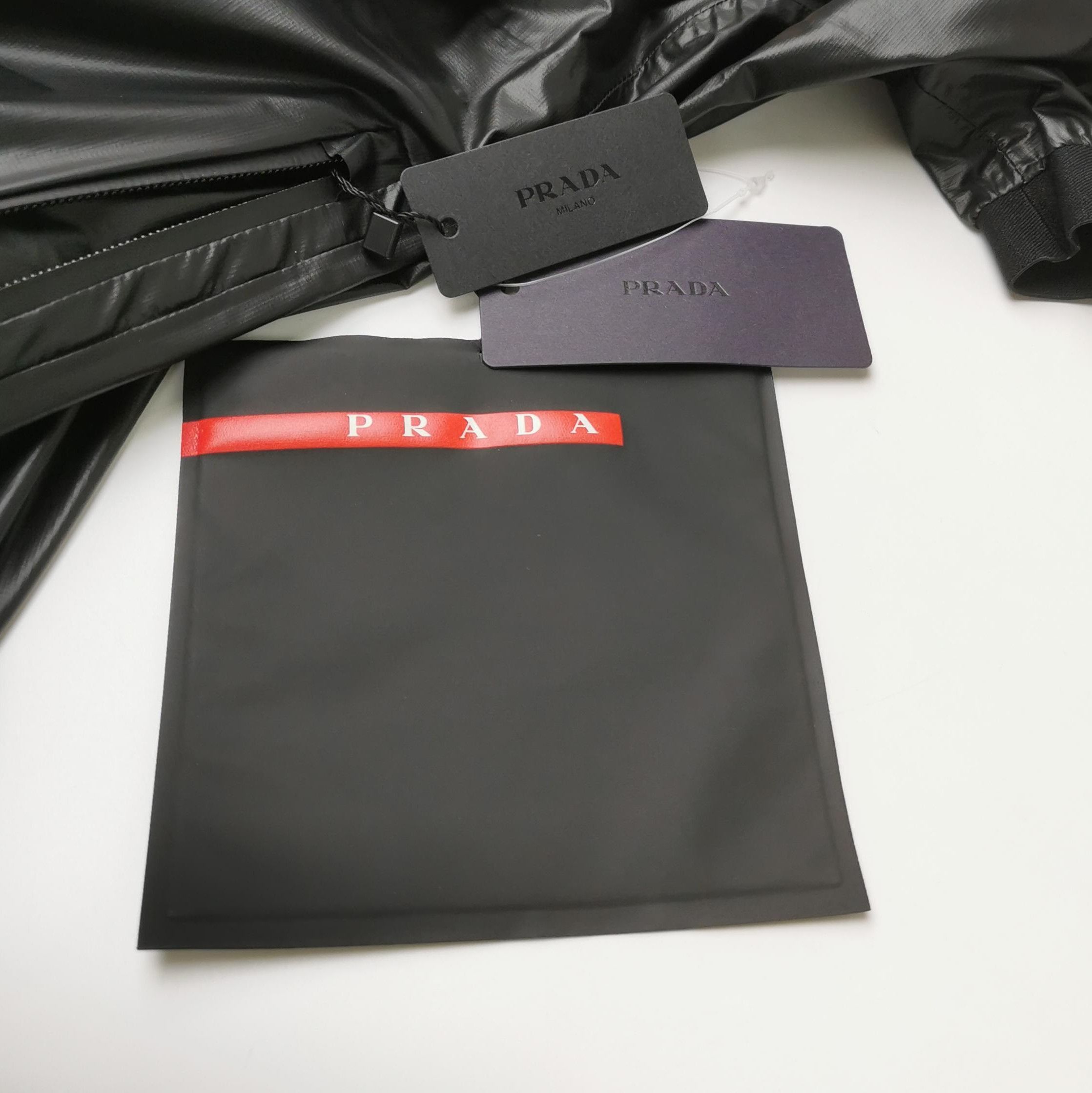 Prada Prada Logo Hooded Top in Black . Size XXS / US 00 / IT 34 - 4 Thumbnail
