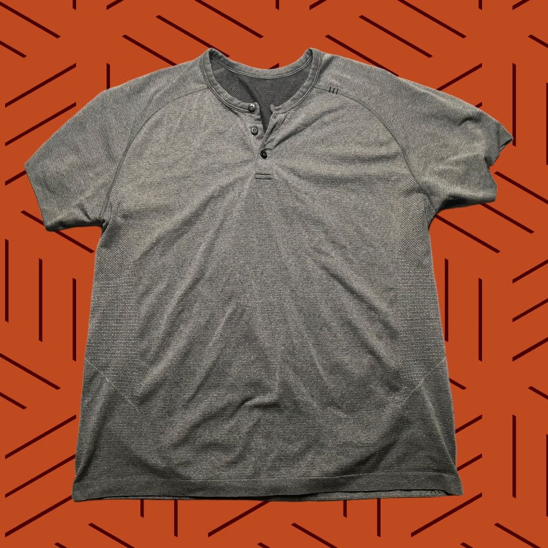 Lululemon Lululemon Metal Vent Tech Henley Shirt Mens XL Gray Short Sleeve Running Top Size US XL / EU 56 / 4 - 1 Thumbnail