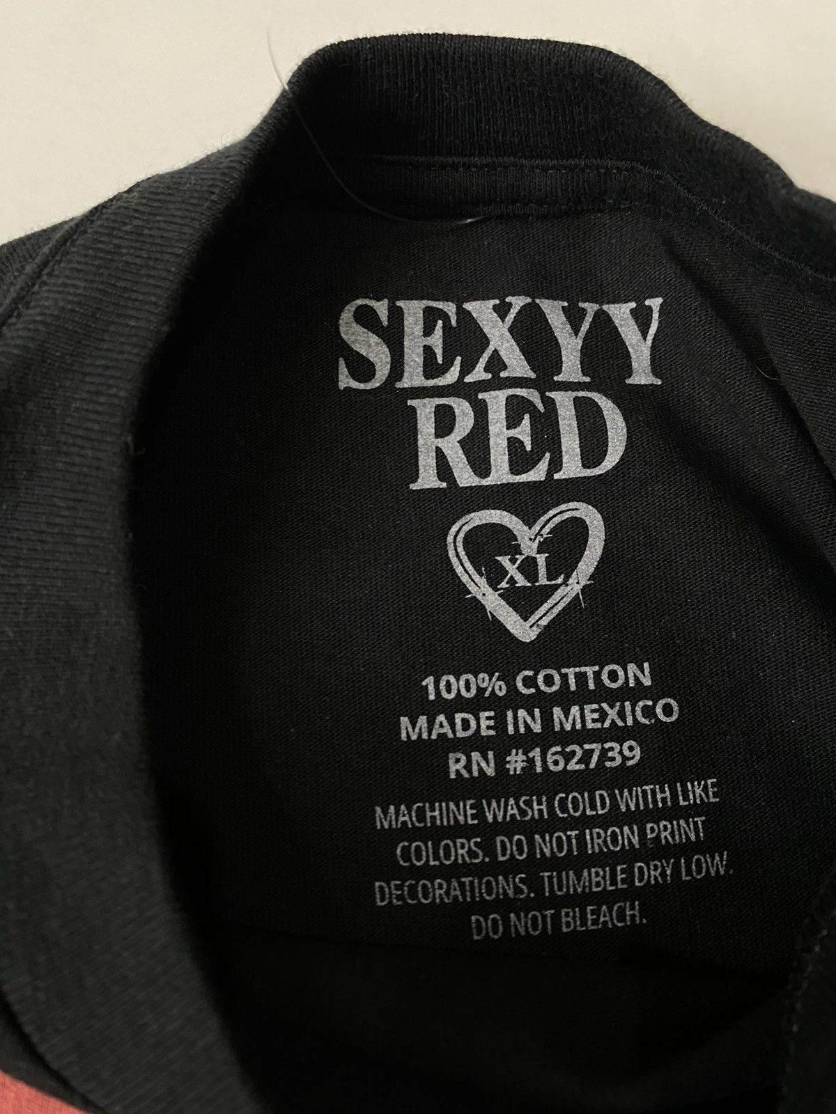 Band Tees SEXYY RED TEE. Size US XL / EU 56 / 4 - 8 Thumbnail