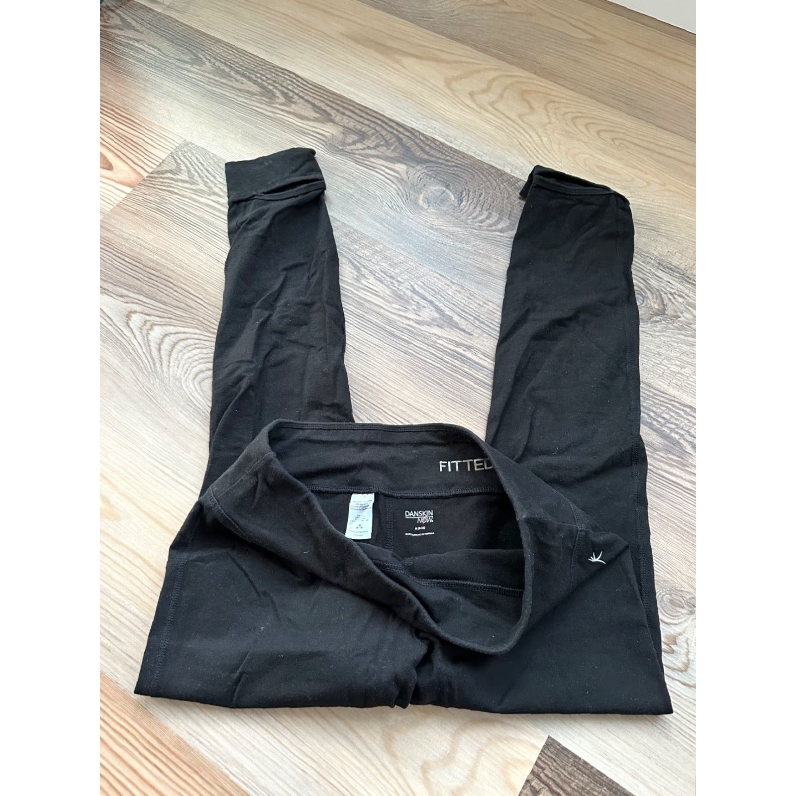 Vintage Gaiam Women's Black Capri Leggings Medium with Green Accents for Yoga Activewear Size 32" / US 10 / IT 46 - 4 Thumbnail