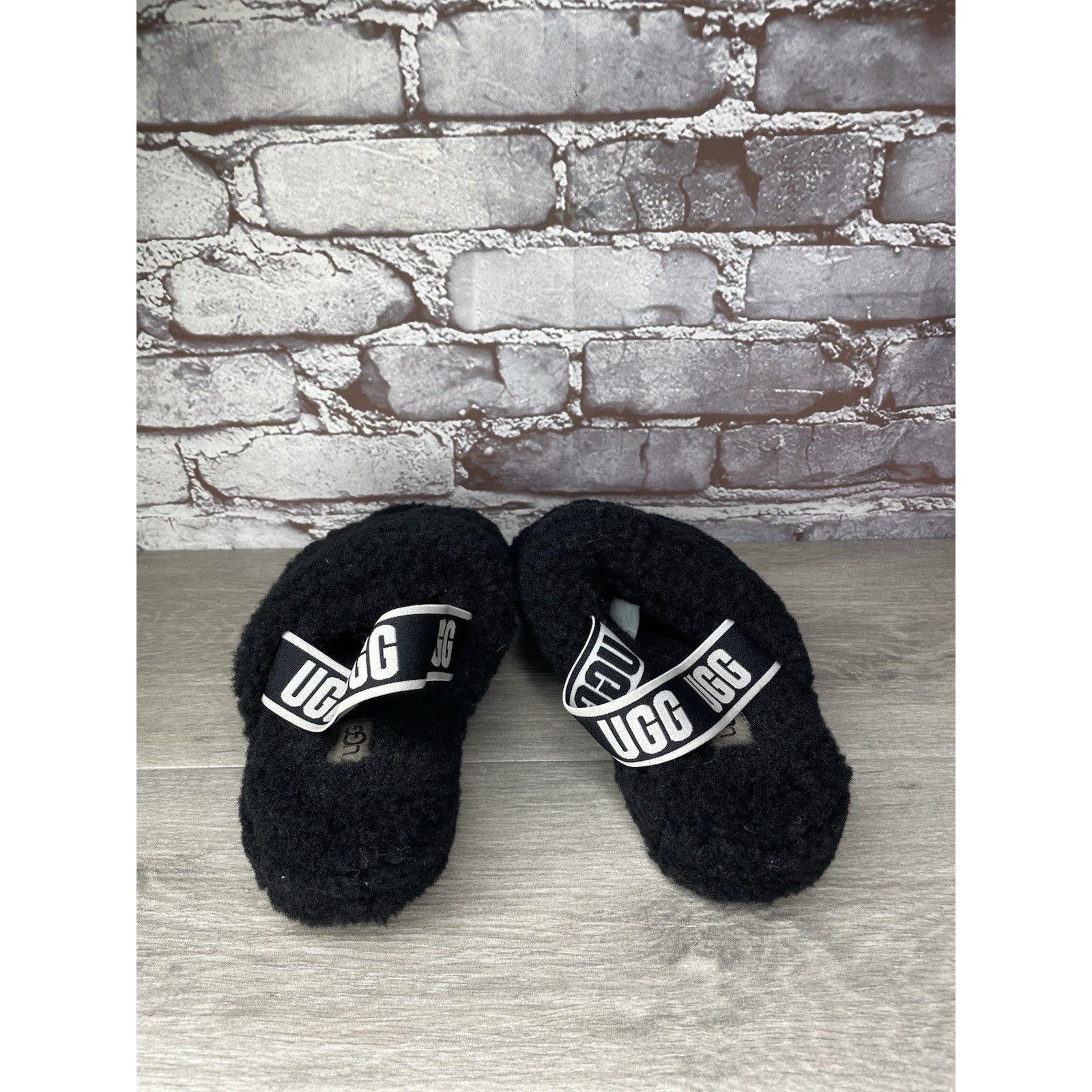 Ugg UGG Fluff Yeah Black Sheepskin Fur Slingback Slippers Sandal Size US 8 / IT 38 - 4 Thumbnail