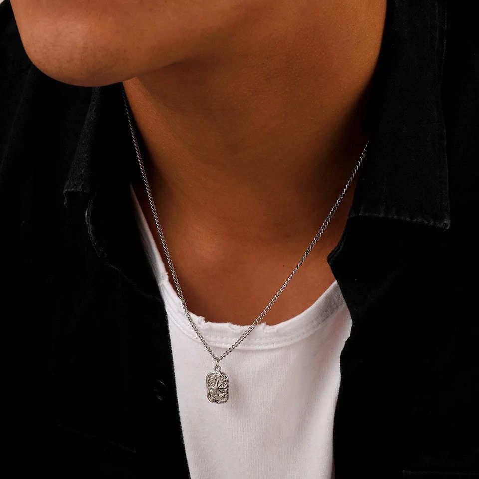Jewelry Simple Embossed Star Square Pendant Size ONE SIZE - 2 Thumbnail
