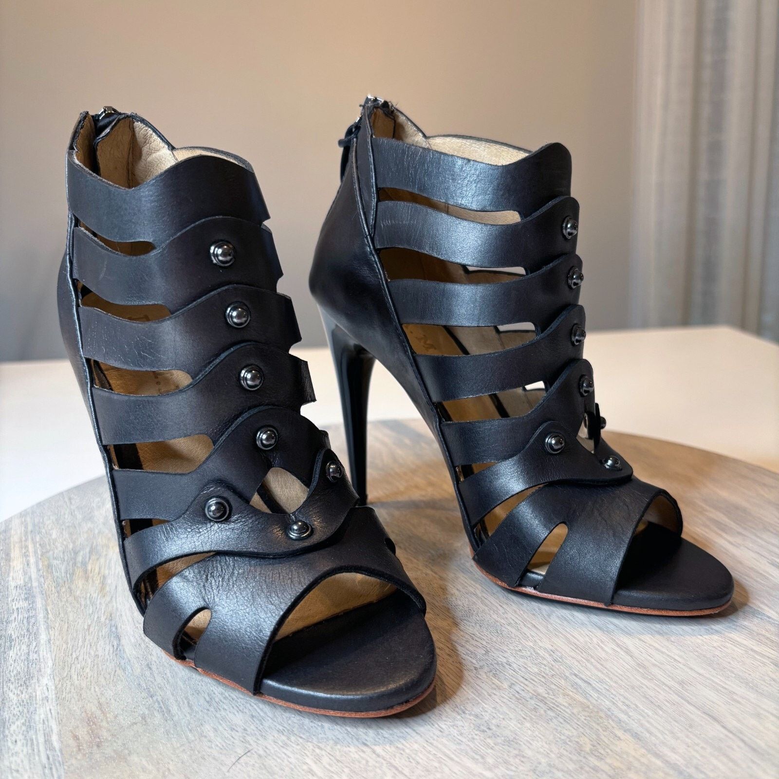 L.A.M.B. L.A.M.B. Black Leather Back Zip Shootie Heels Size 5.5 M Size US 5.5 / IT 35.5 - 3 Thumbnail