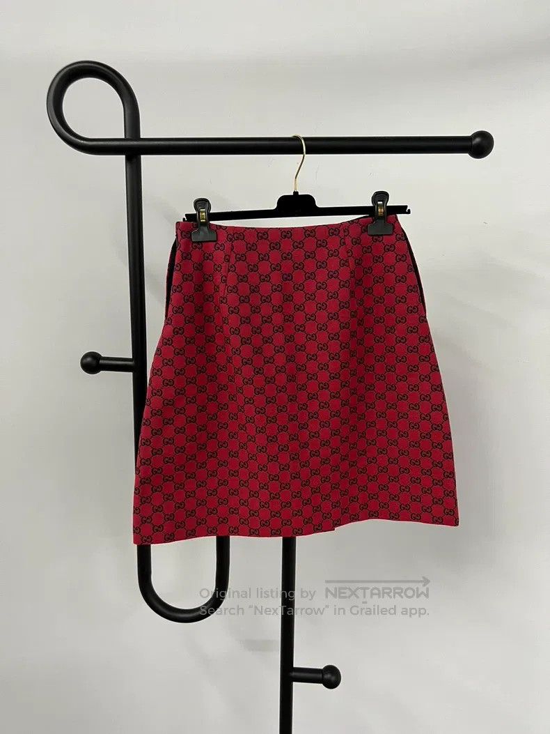 Gucci Gucci Red full logo skirt Size 26" / US 2 / IT 38 - 2 Thumbnail