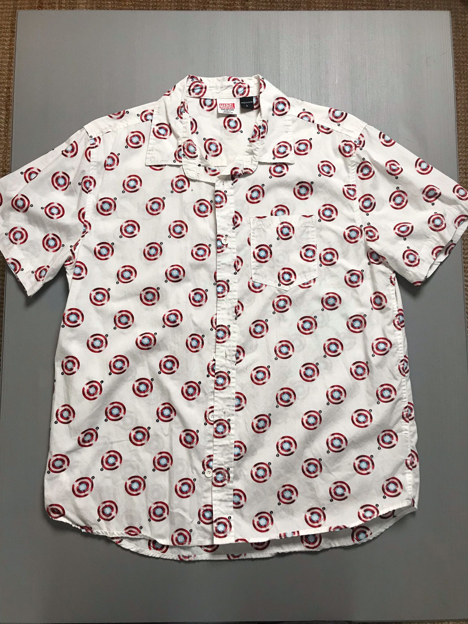Marvel Comics Marvel Captain America Shield Button-Down Short Sleeve Size US L / EU 52-54 / 3 - 1 Thumbnail