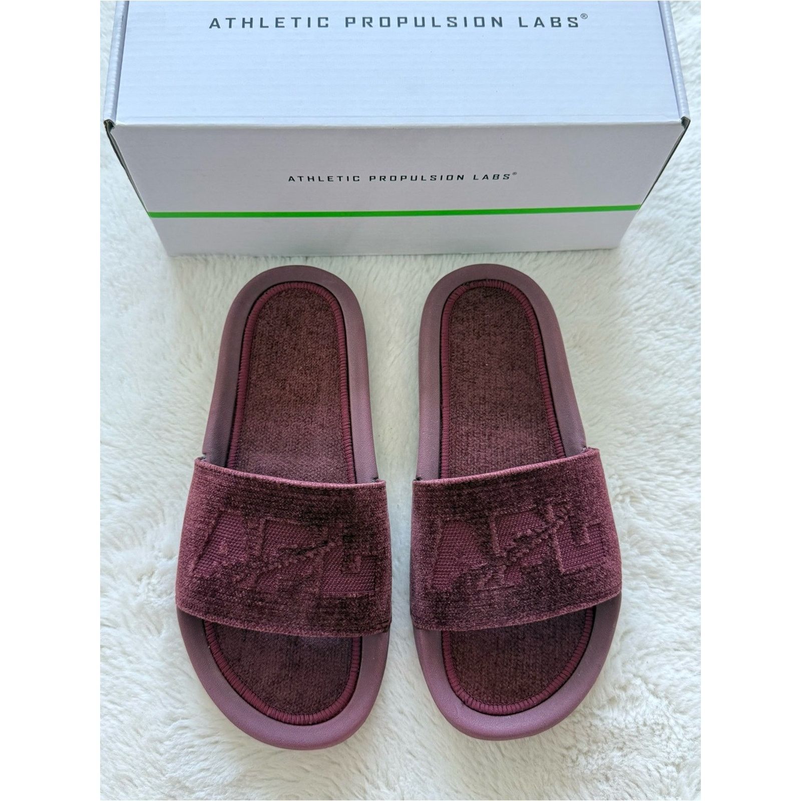 Athletic Propulsion Labs NEW!!! APL women pink velvet slides size 6 US Size US 6 / IT 36 - 2 Thumbnail