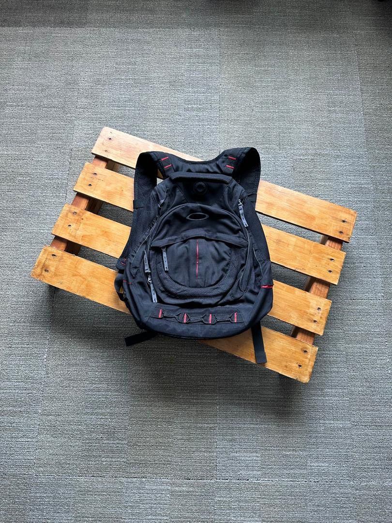 VINTAGE OAKLEY BACKPACK