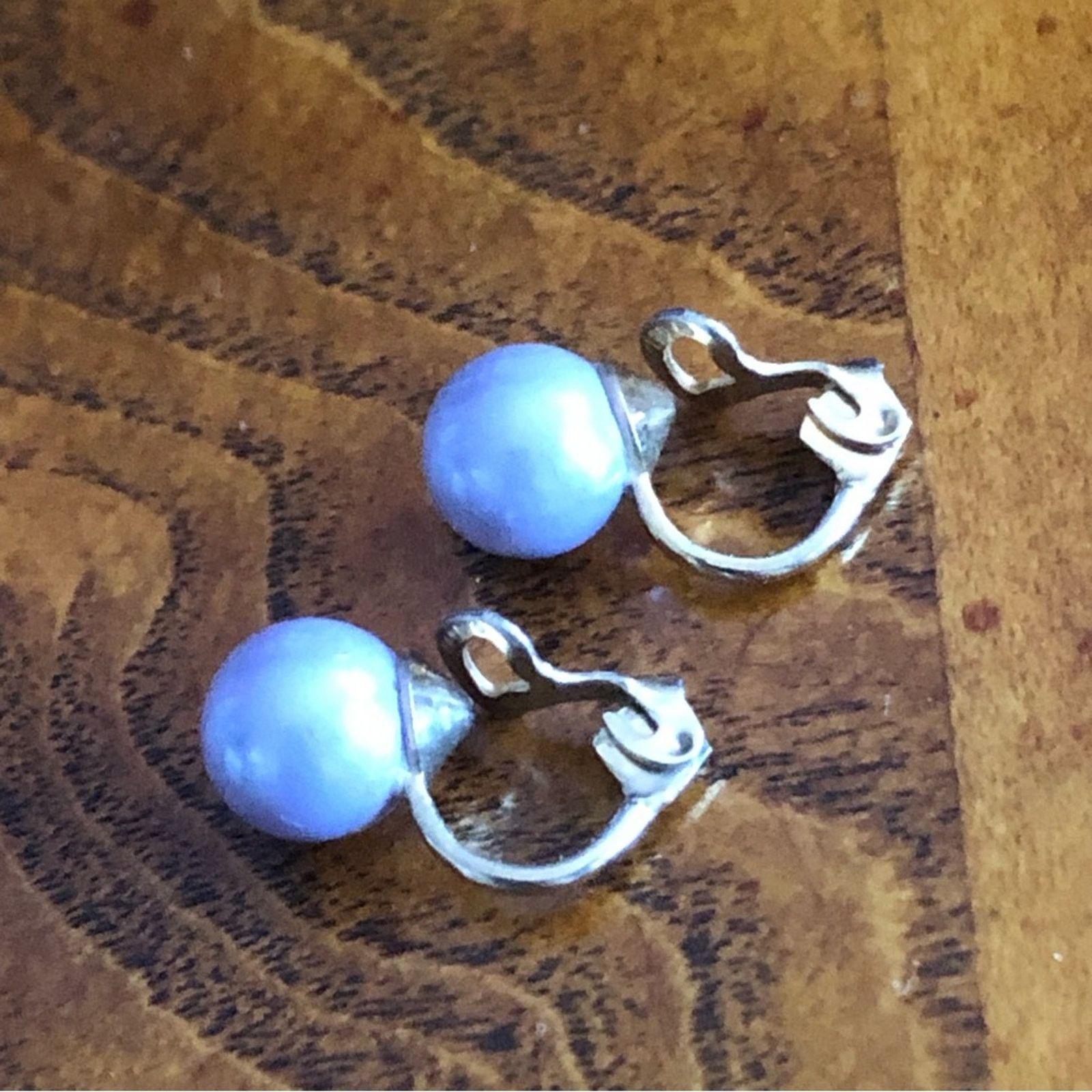 Vintage Vintage lilac faux Pearl dainty minimalist clip on earrings Size ONE SIZE - 4 Thumbnail