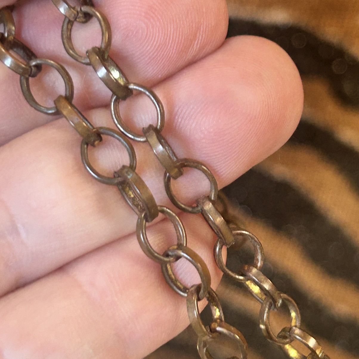 Vintage Handcrafted vintage raindrop howlite brass chain necklace Size ONE SIZE - 9 Thumbnail