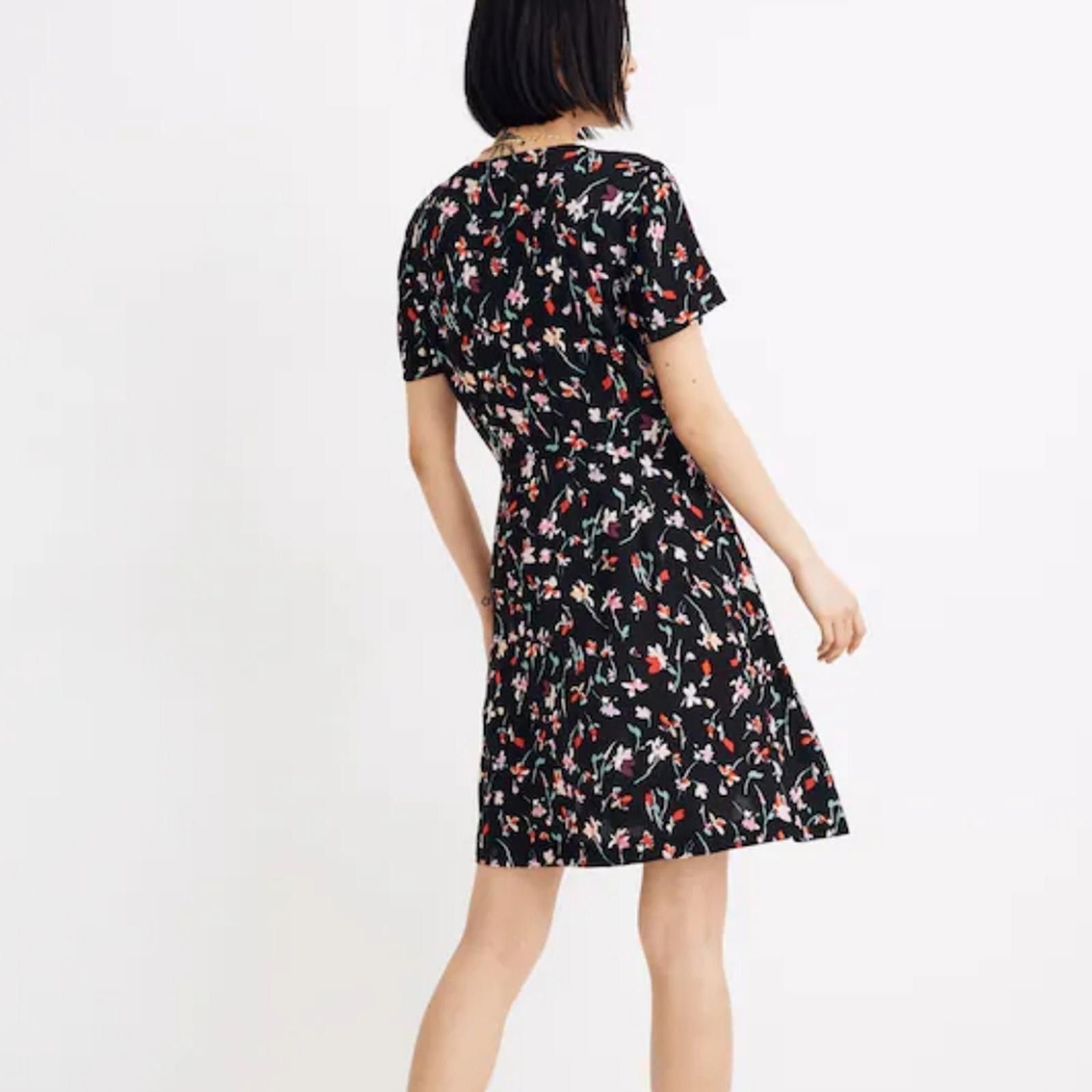 Madewell Madewell V-Neck Button-Front Mini Dress in Drifting Flowers Size XS / US 0-2 / IT 36-38 - 8 Thumbnail