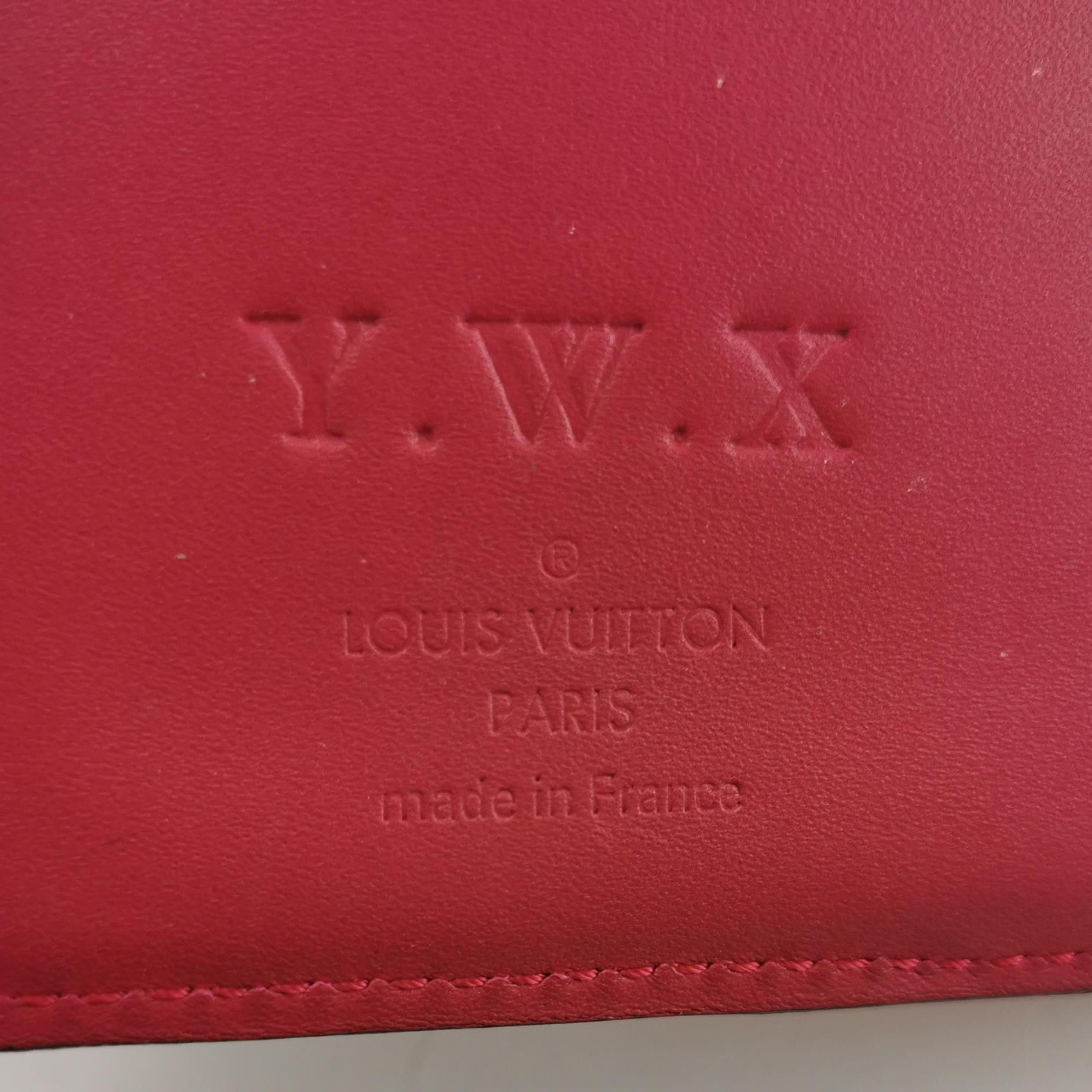 Louis Vuitton Louis Vuitton (LV) Patent leather solid color monogram port Size ONE SIZE - 2 Thumbnail