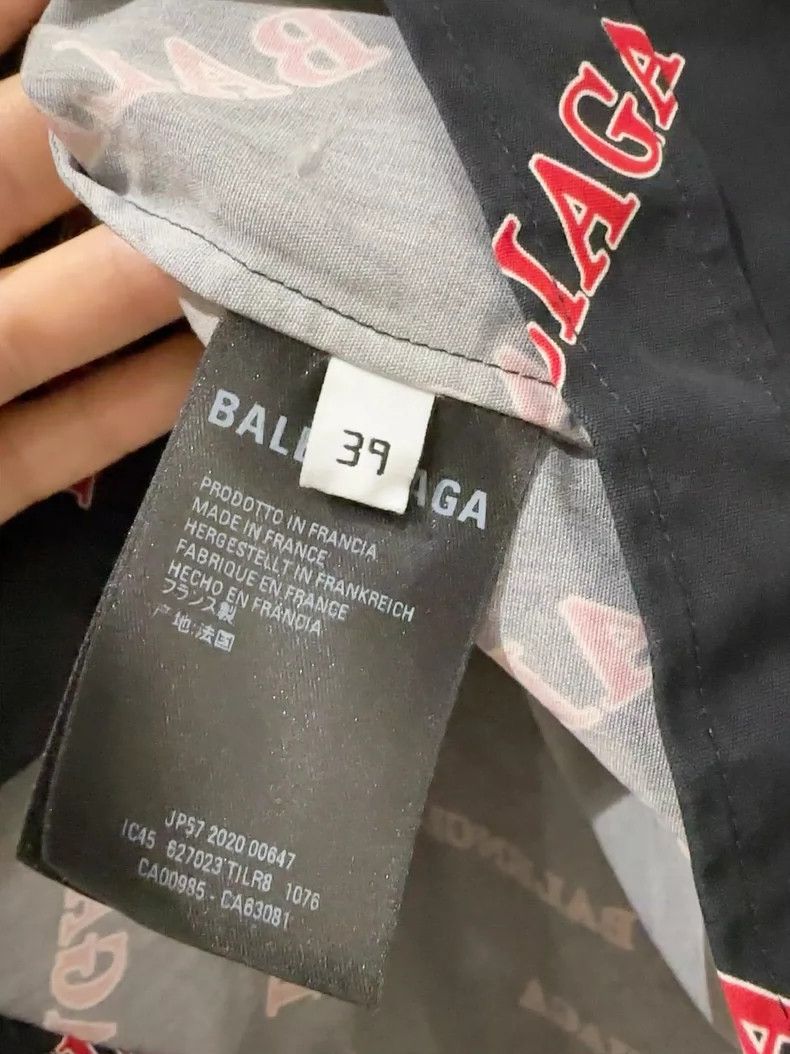 Balenciaga Balenciaga size 39 Full logo shirt coat Size US L / EU 52-54 / 3 - 4 Thumbnail