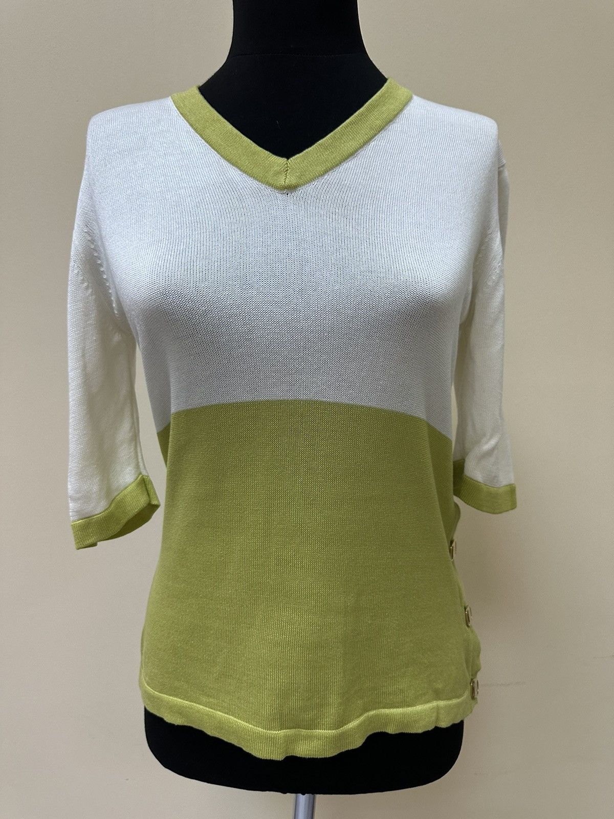 Salvatore Ferragamo T-shirt Short Sleeve Salvatore Ferragamo size XS Italy Size XS / US 0-2 / IT 36-38 - 2 Thumbnail