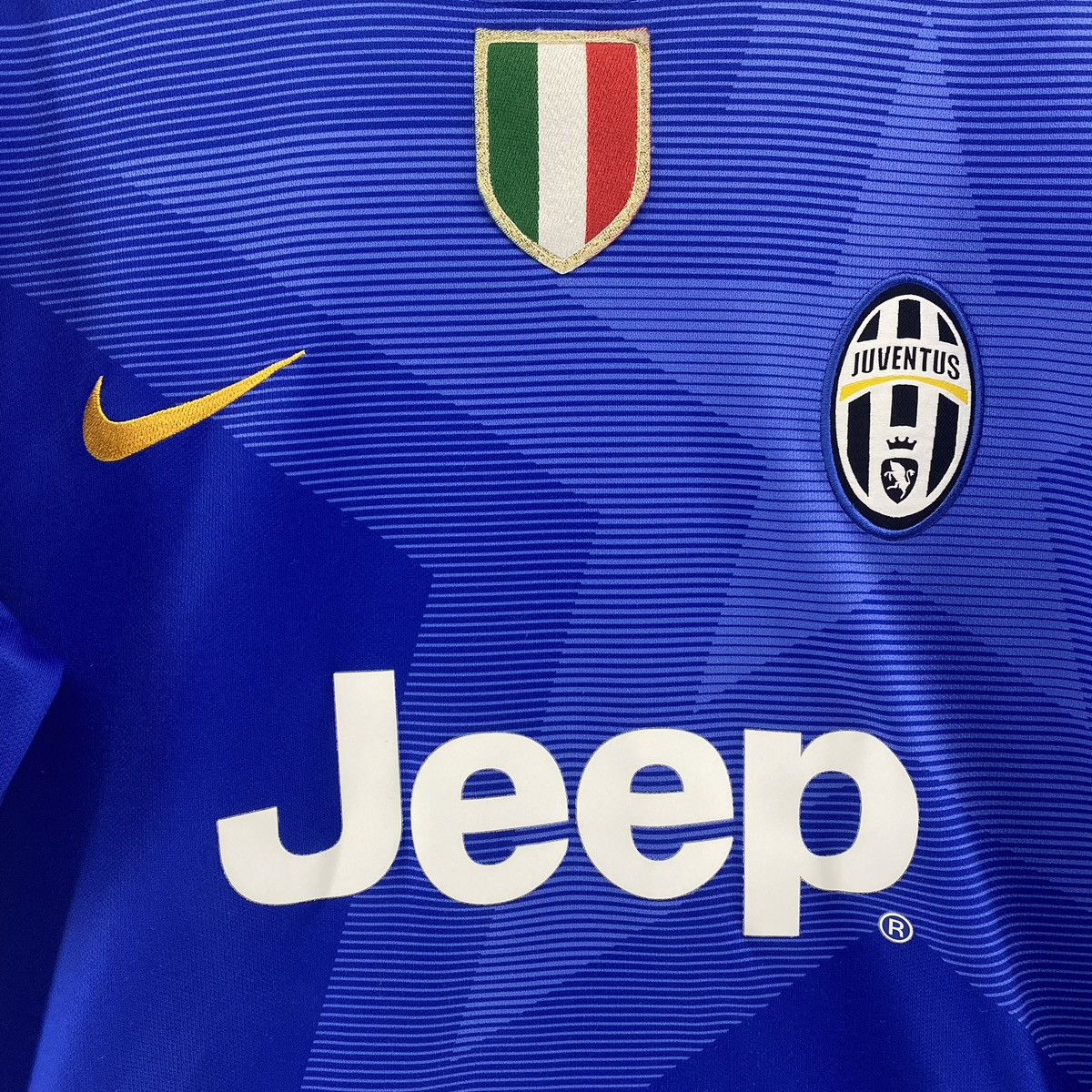 Nike Juventus Turin 2014 2015 Away Soccer Football Jersey Nike Size US M / EU 48-50 / 2 - 3 Thumbnail
