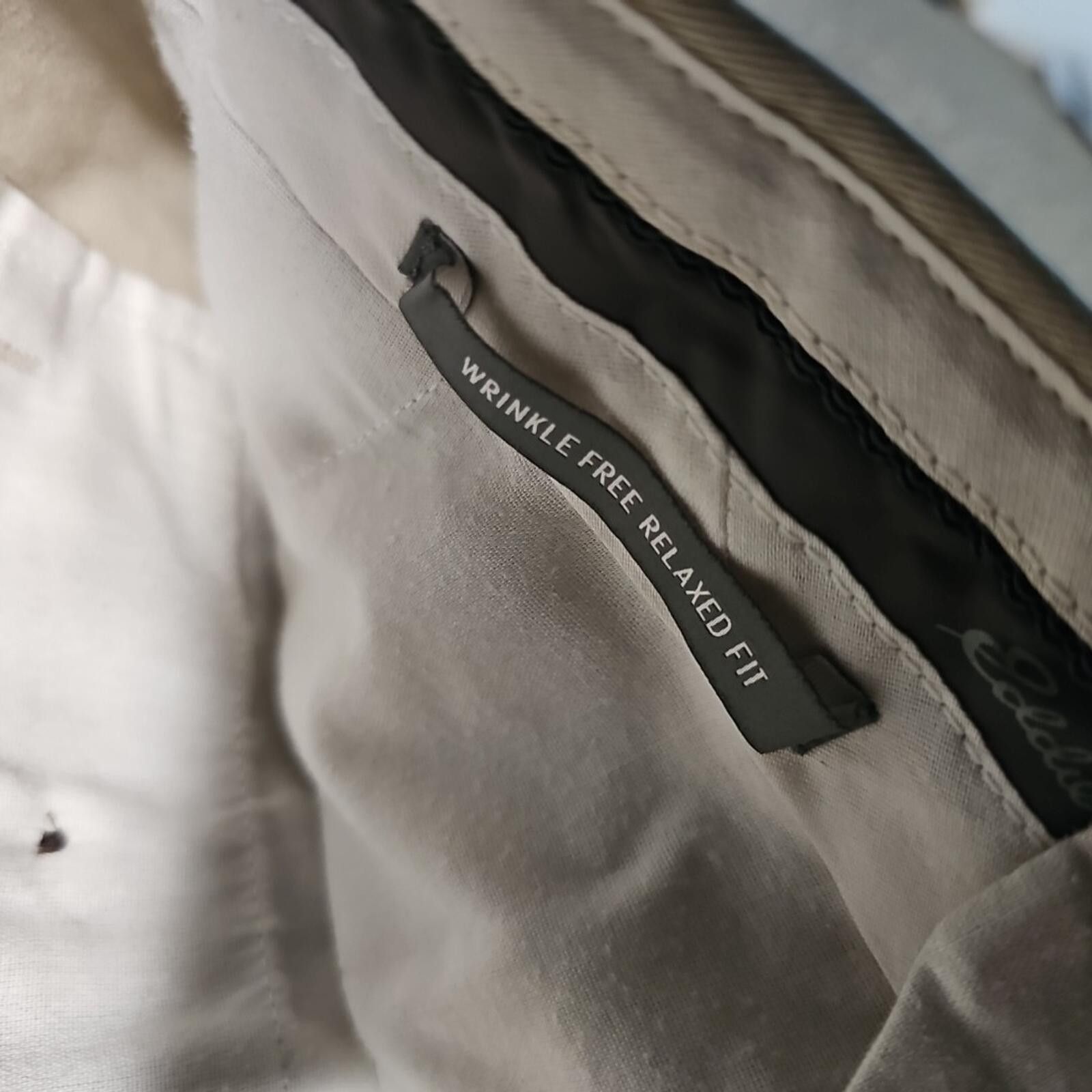 Eddie Bauer Eddie Bauer Wrinkle Free Relaxed Fit 34 Light Khakis Size US 34 / EU 50 - 3 Thumbnail