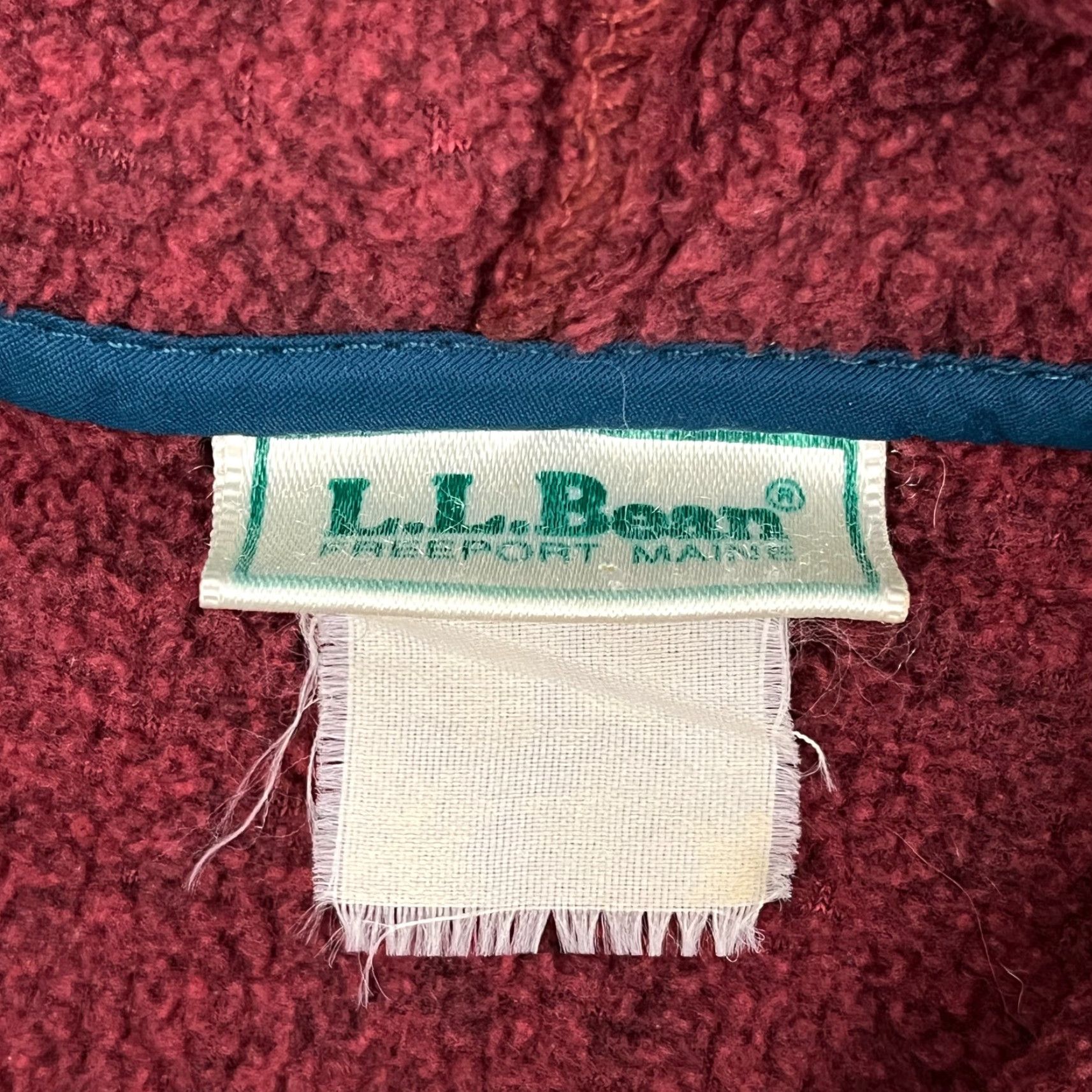 Vintage VTG L.L. Bean Jacket Womens L Red Fleece Aztec Trim Hooded Full Zip 80s 90s Shirt Mens Womens Girls Boys Size L / US 10 / IT 46 - 3 Thumbnail