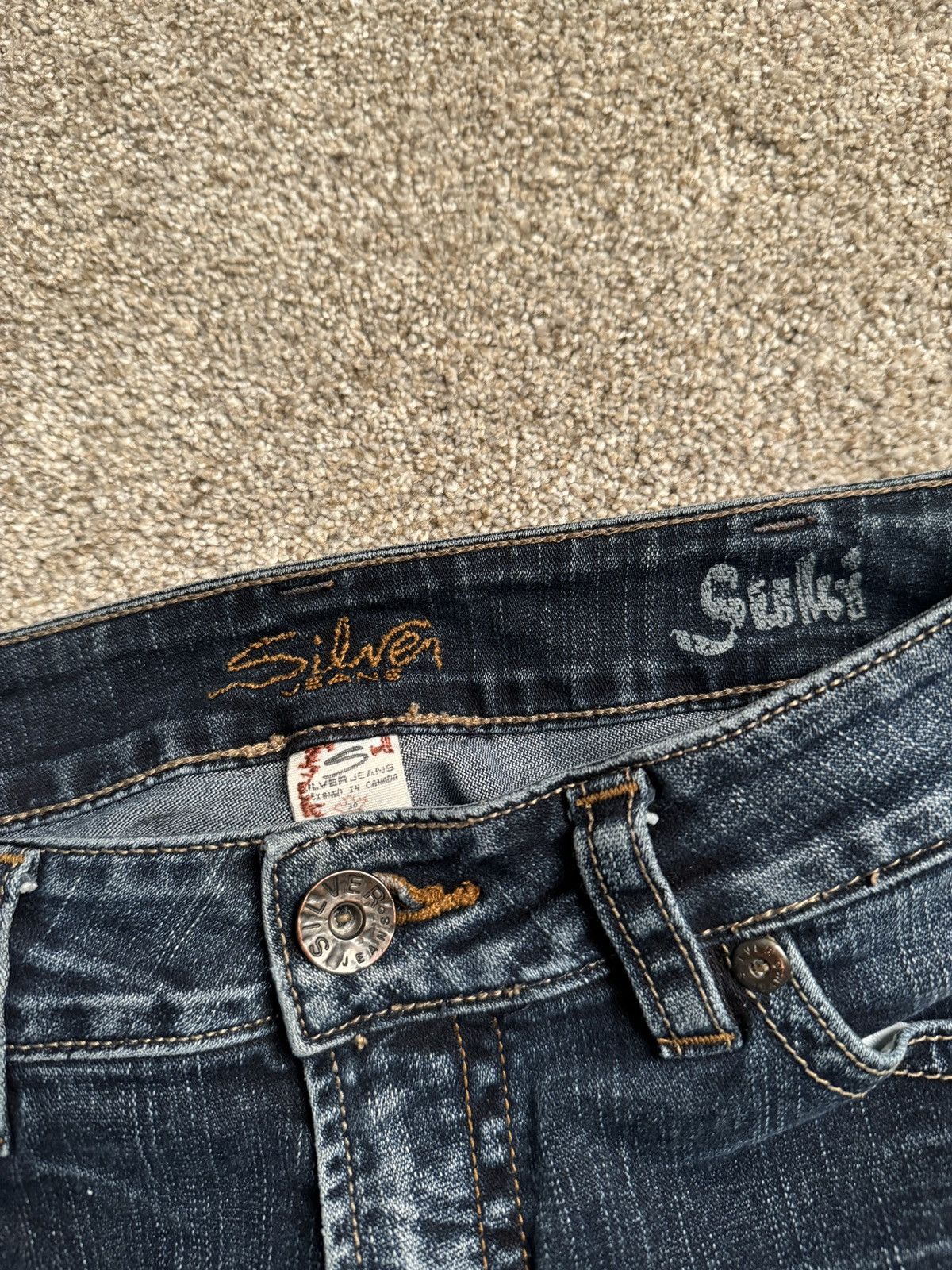 Silver Jeans Co. SILVER JEANS INDIGO BLUE HAND EMBROIDERY “SUKI” DENIM Size US 29 - 4 Thumbnail