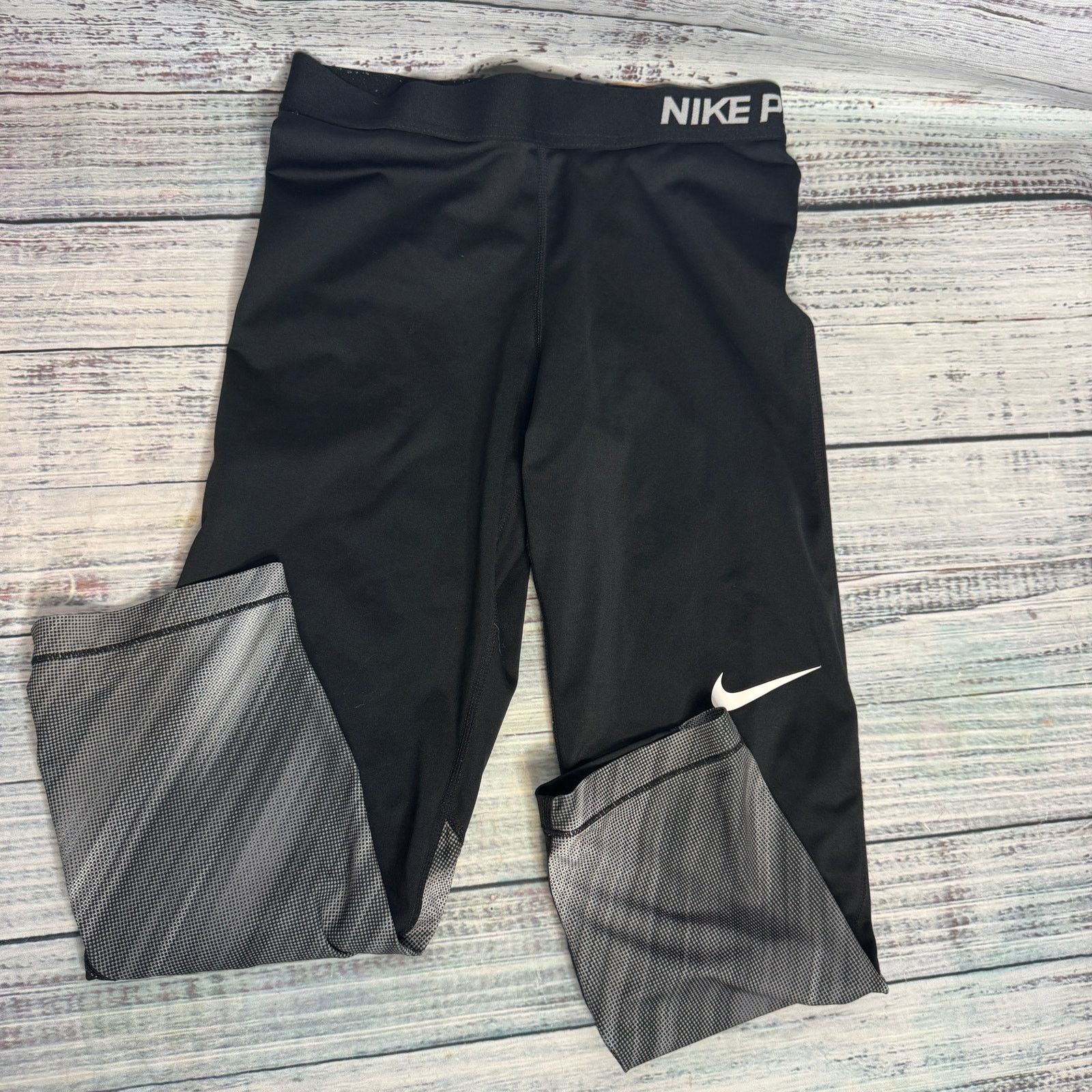 Nike Nike Pro Compression Athletic Crop Black Leggings Pants Sm Size 26" / US 2 / IT 38 - 1 Thumbnail
