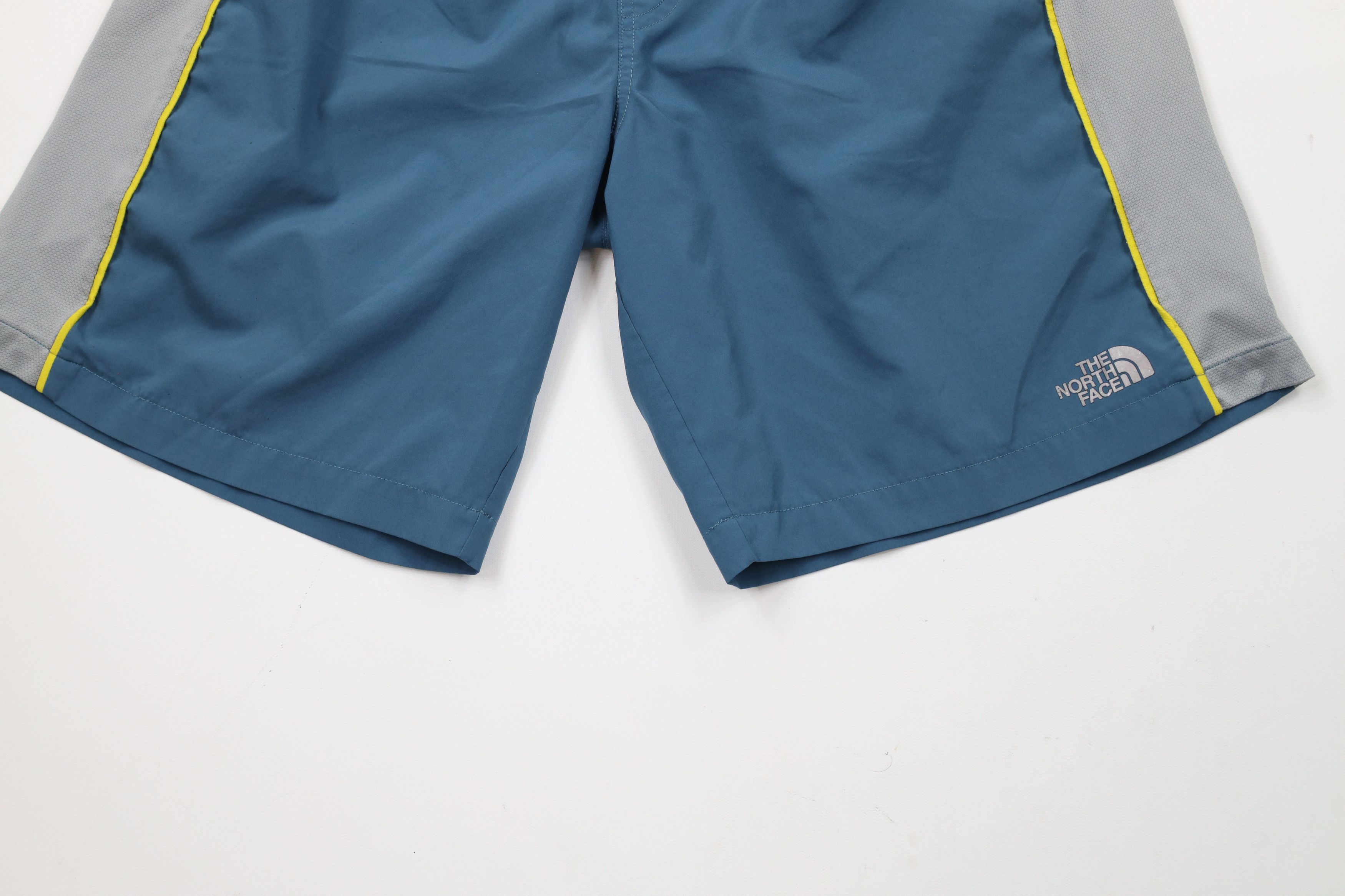 The North Face × Vintage Vintage Y2K The North Face Reflective Above Knee Shorts Size US 32 / EU 48 - 4 Thumbnail