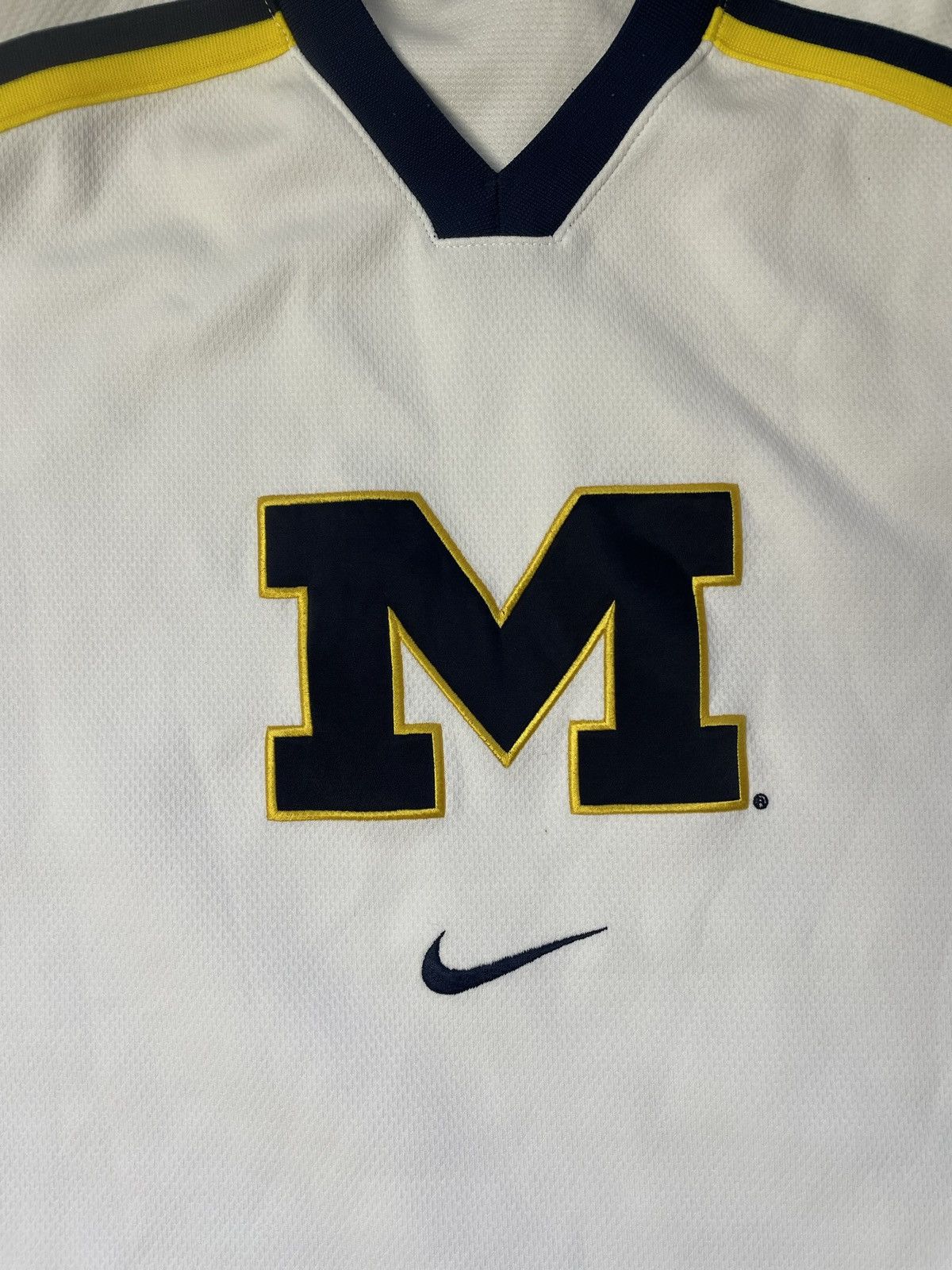 Nike Vintage Nike Team Apparel Shirt University of Michigan l Men Size US L / EU 52-54 / 3 - 3 Thumbnail