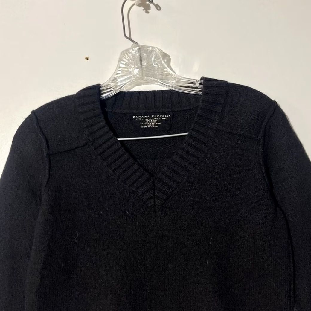 Banana Republic Banana Republic V-Neck Wool Knit Pullover Black Long Sleeve Sweater Women Size M Size M / US 6-8 / IT 42-44 - 2 Thumbnail