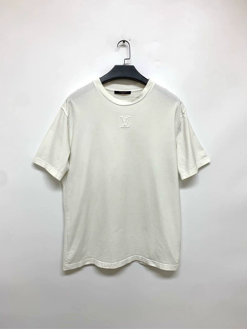 Louis Vuitton Louis Vuitton Pure white embossed short sleeves Size US XL / EU 56 / 4 - 1 Thumbnail