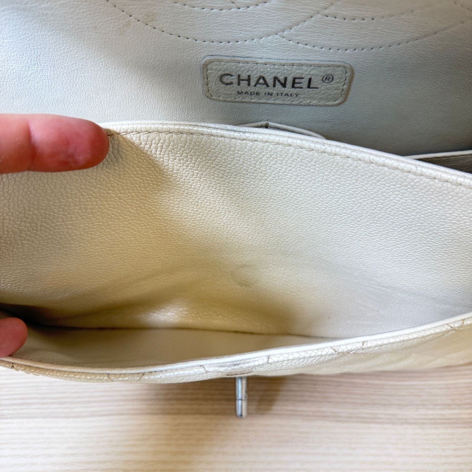 Chanel Chanel Pearly Caviar Quilted Jumbo Double Flap Dark White Size ONE SIZE - 14 Thumbnail