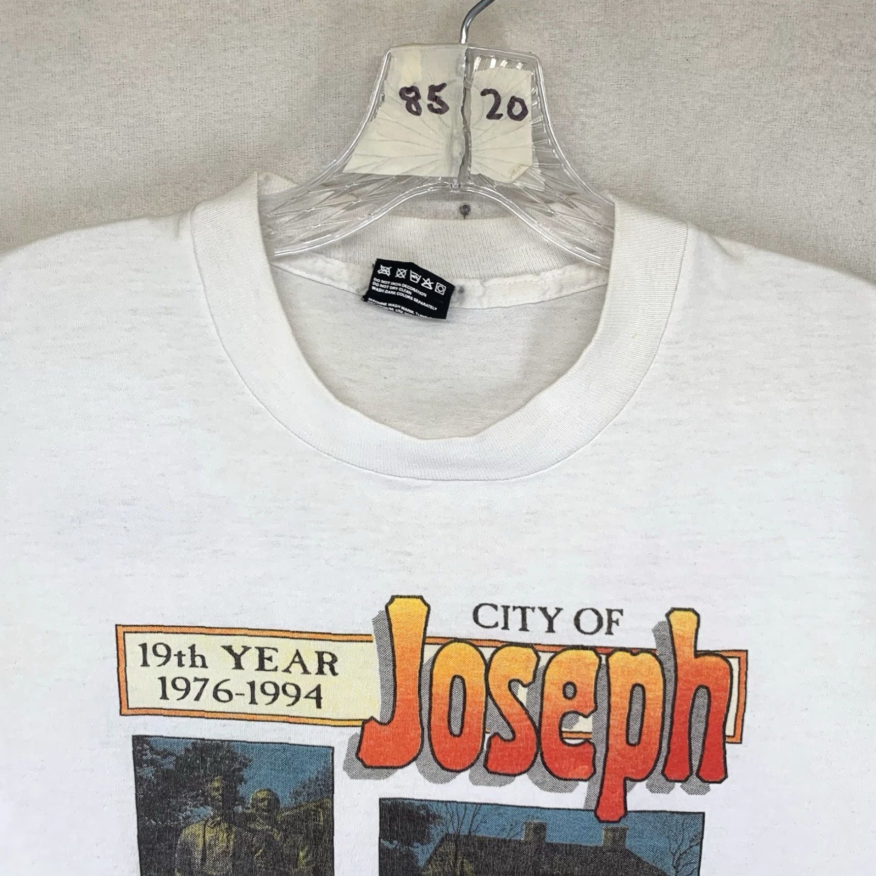 Fruit Of The Loom VINTAGE Nauvoo Illinois T-Shirt Men XL White 90s Retro Double-Sided Graphic Tee Size US XL / EU 56 / 4 - 3 Thumbnail