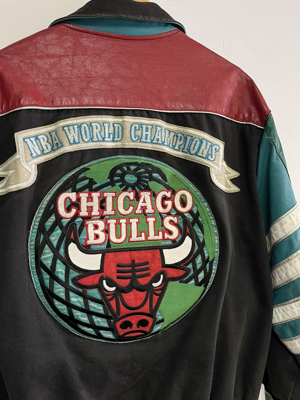 Jeff Hamilton 90’s Jeff Hamilton Chicago Bulls Jacket Size US XL / EU 56 / 4 - 2 Thumbnail