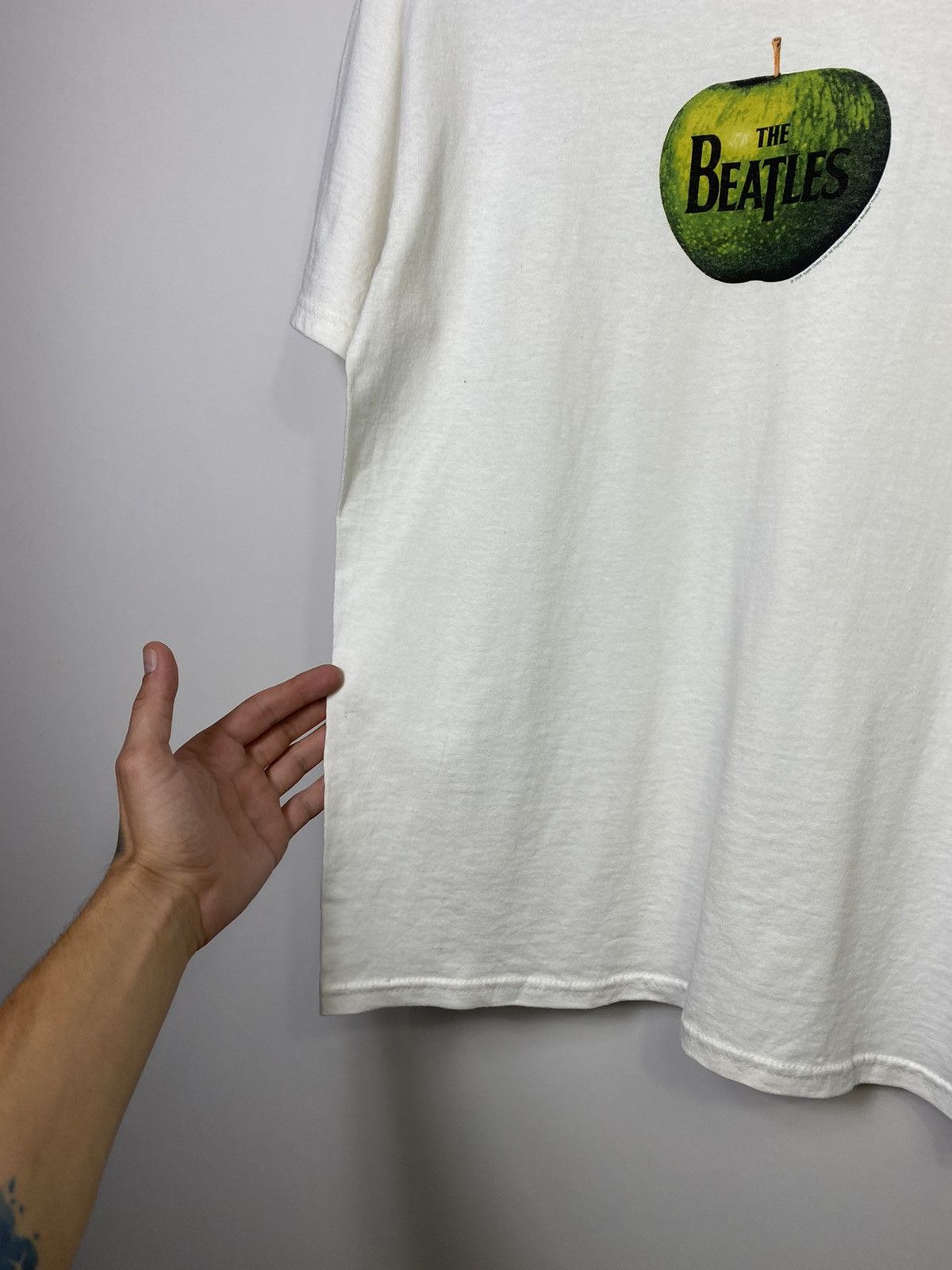 Band Tees × Vintage Vintage 2005 The Beatles Apple Logo Band T-shirt Tee Size US M / EU 48-50 / 2 - 4 Thumbnail