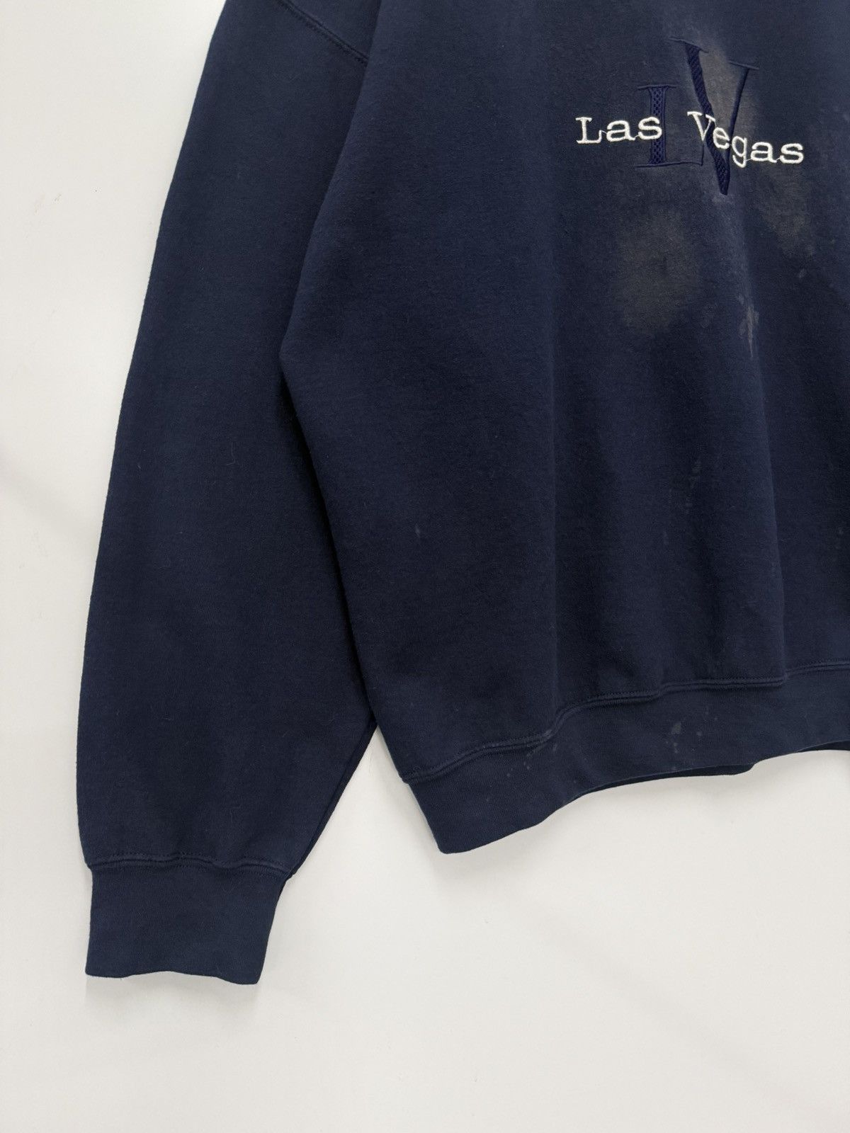 Gildan 🔥 Vtg Y2K LV Las Vegas Embroided Logo Distressed Sweatshirt Size US XL / EU 56 / 4 - 3 Thumbnail