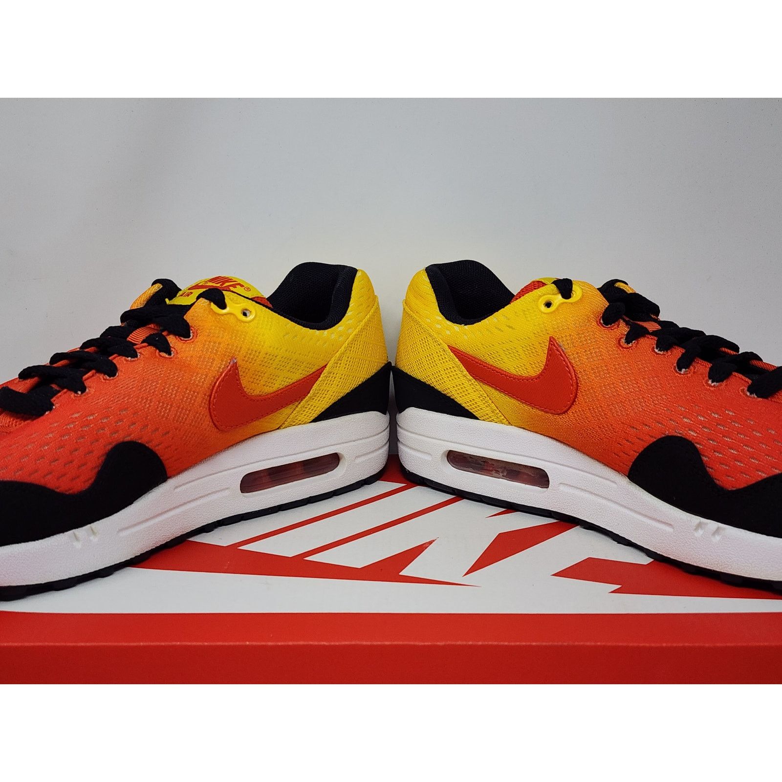 Nike Nike Air Max 1 SUNSET PACK 2013 554718-880 Size 9 WORN Size US 9 / EU 42 - 6 Thumbnail