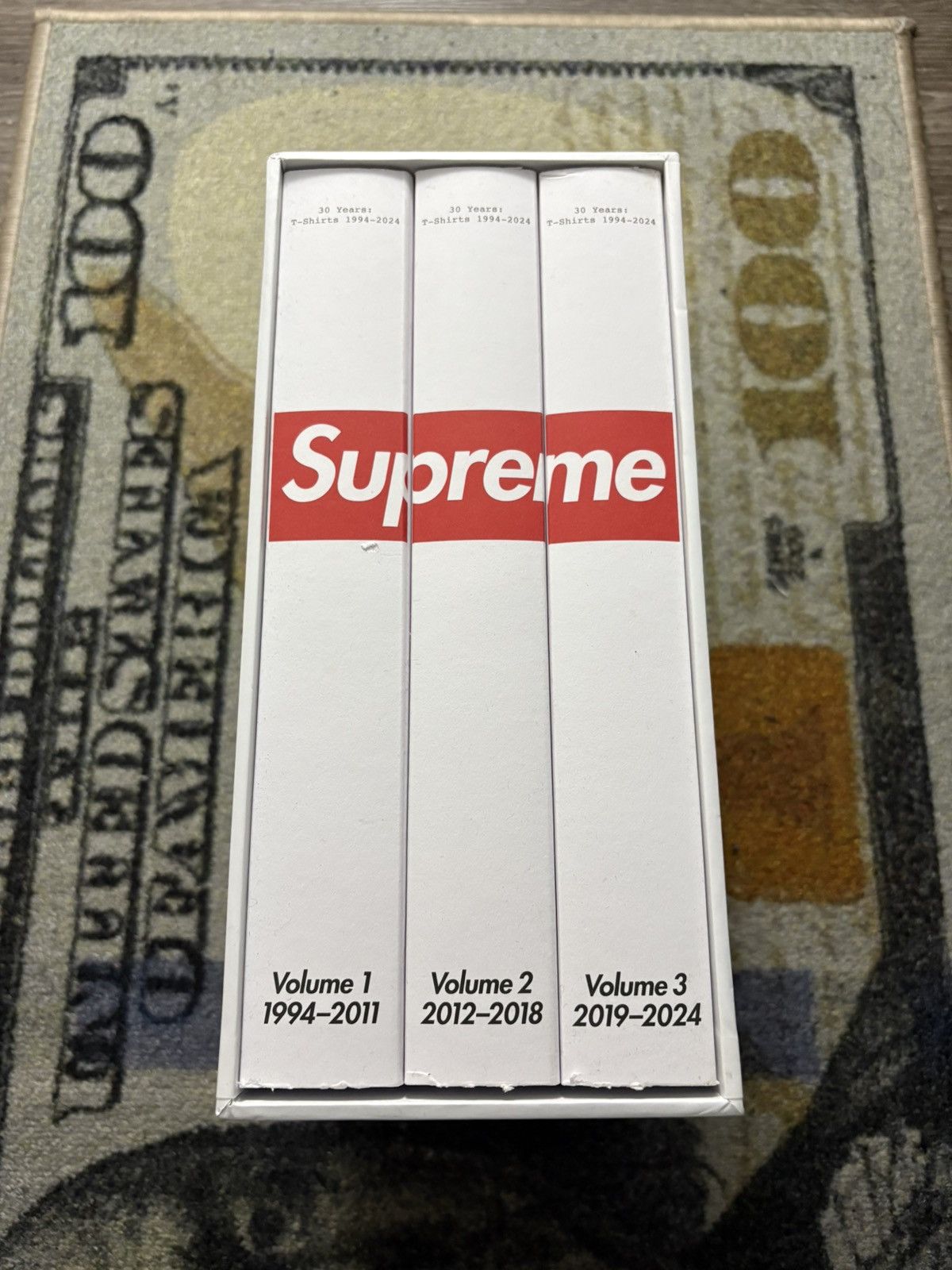 Supreme Supreme 30 Years: T-Shirts 1994-2024 Book Set Size ONE SIZE - 1 Thumbnail