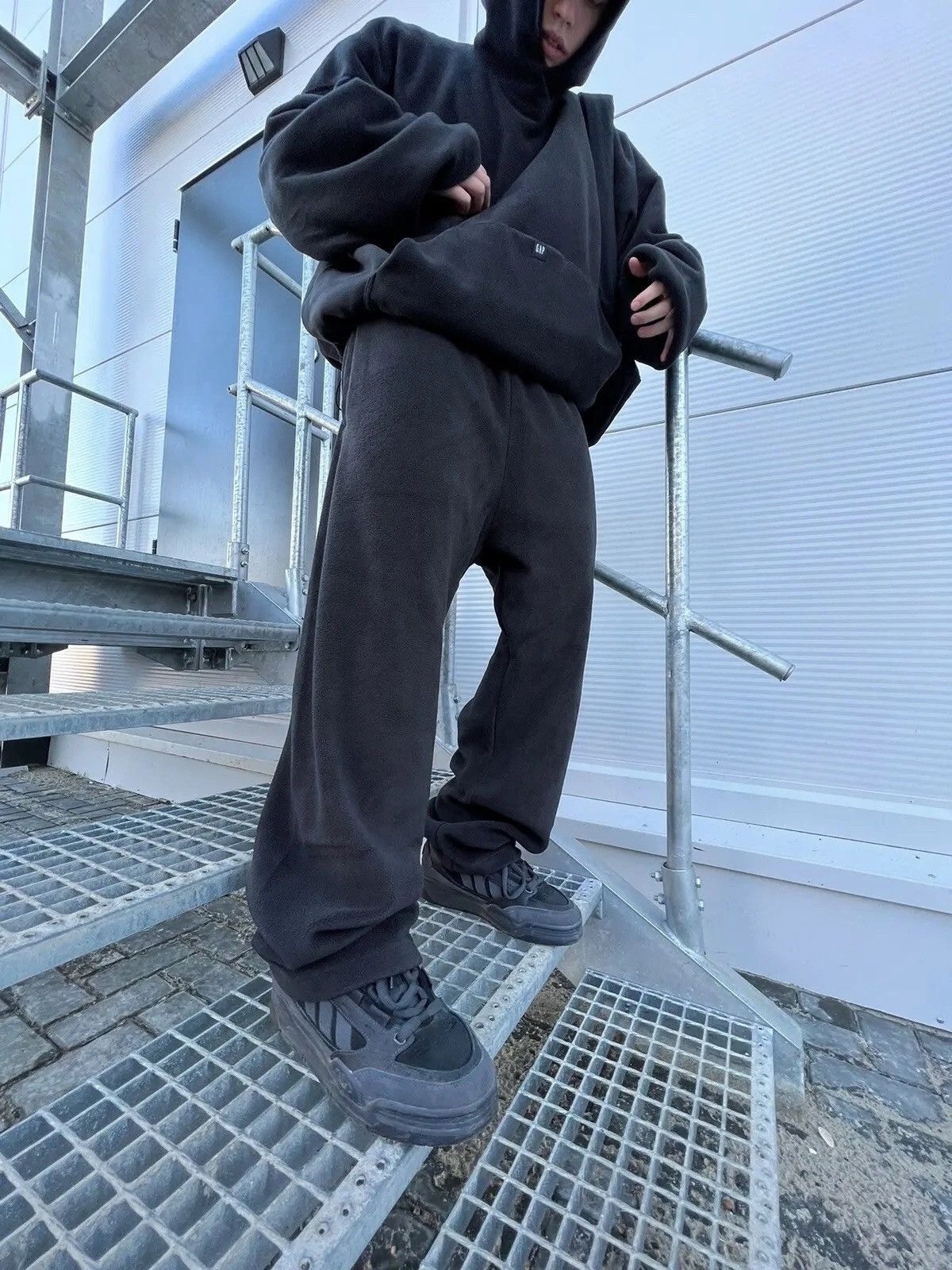 パンツ YEEZY GAP BALENCIAGA FLEECE JOGGING PANT Buy Yeezy Gap Engineered by Balenciaga Fleece Jogging Pant