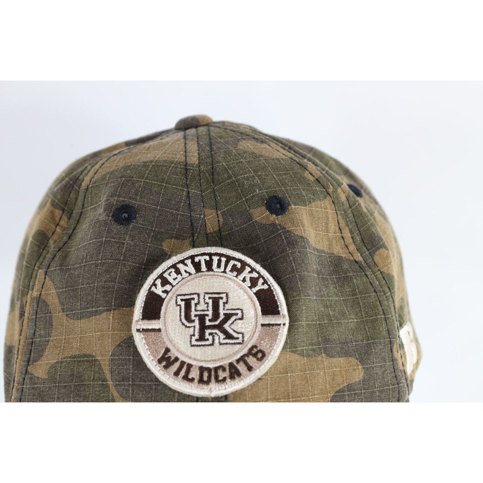Russell Athletic × Vintage Vintage Russell Athletic University of Kentucky Camo Hat Size ONE SIZE - 2 Thumbnail