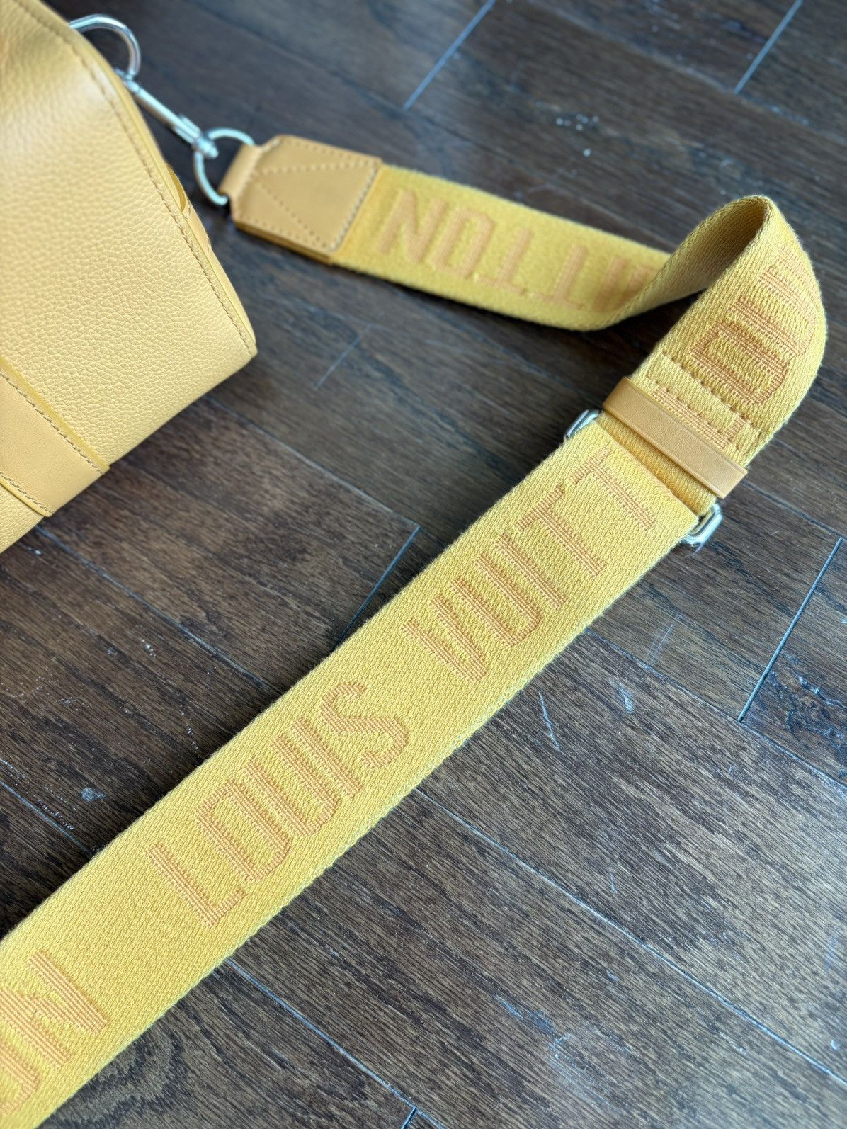 Louis Vuitton Louis Vuitton 25 Yellow City Keepall Aerogram Side Bag Size ONE SIZE - 12 Thumbnail