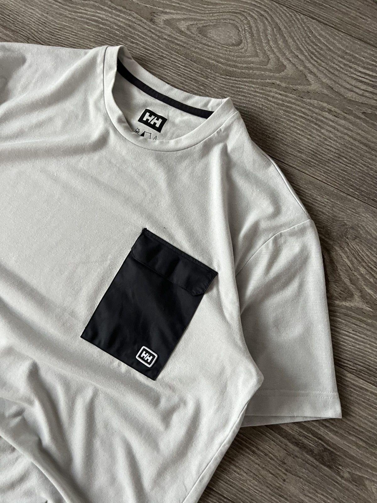 Helly Hansen Helly Hansen Norway Style Patch Pocket Active T-Shirt Size US L / EU 52-54 / 3 - 11 Thumbnail