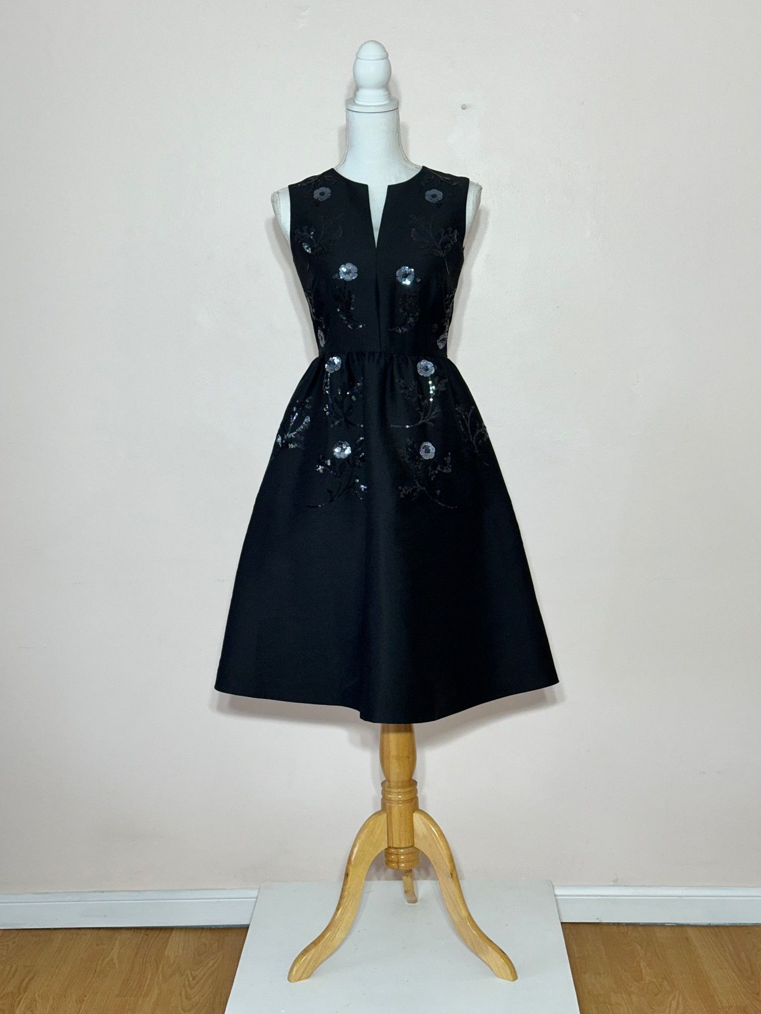 Kate Spade Kate Spade New York Bell Dress Size XS / US 0-2 / IT 36-38 - 2 Thumbnail