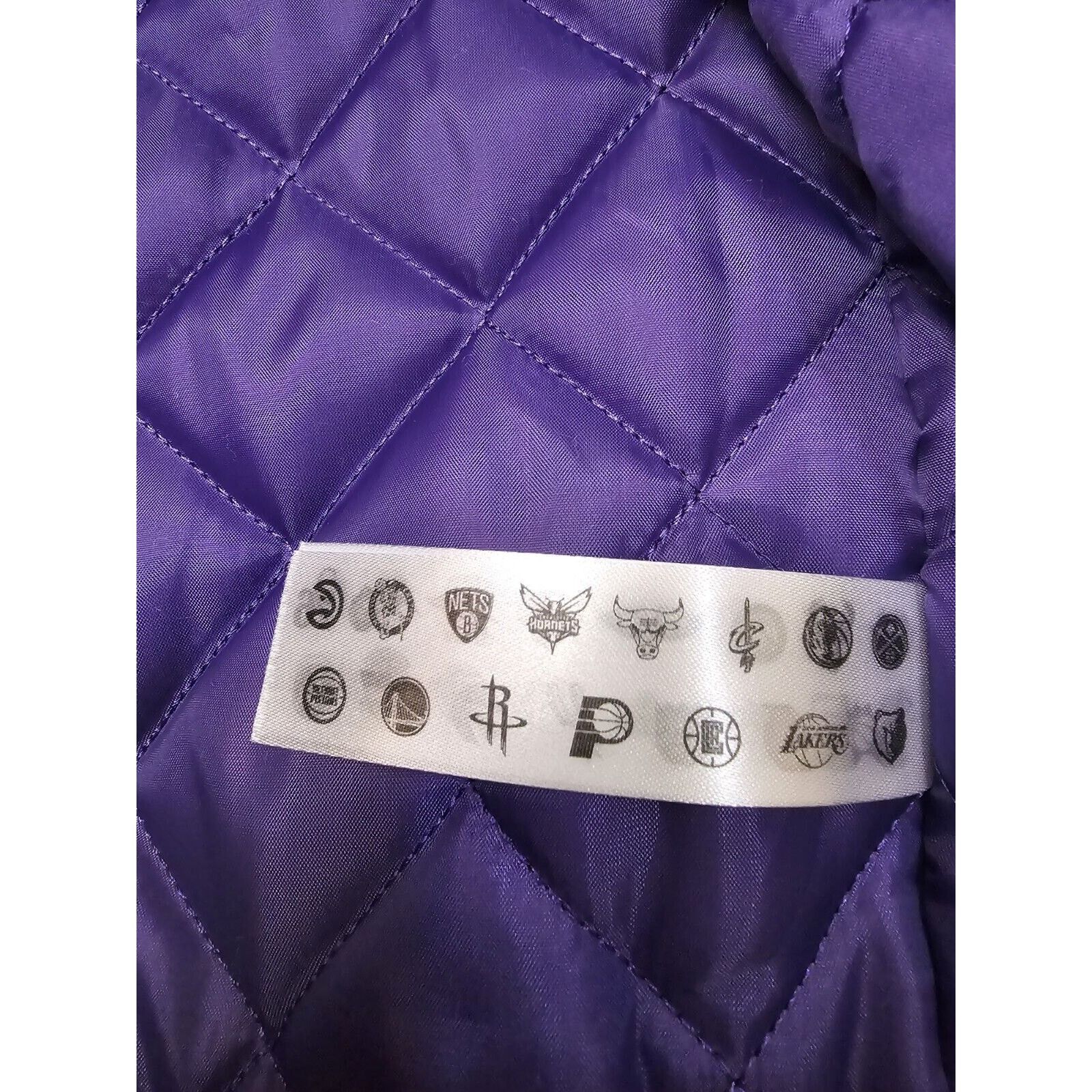 NBA VTG 90s NBA LA LAKERS Los Angeles West 48 SATIN BOMBER Size US L / EU 52-54 / 3 - 5 Thumbnail