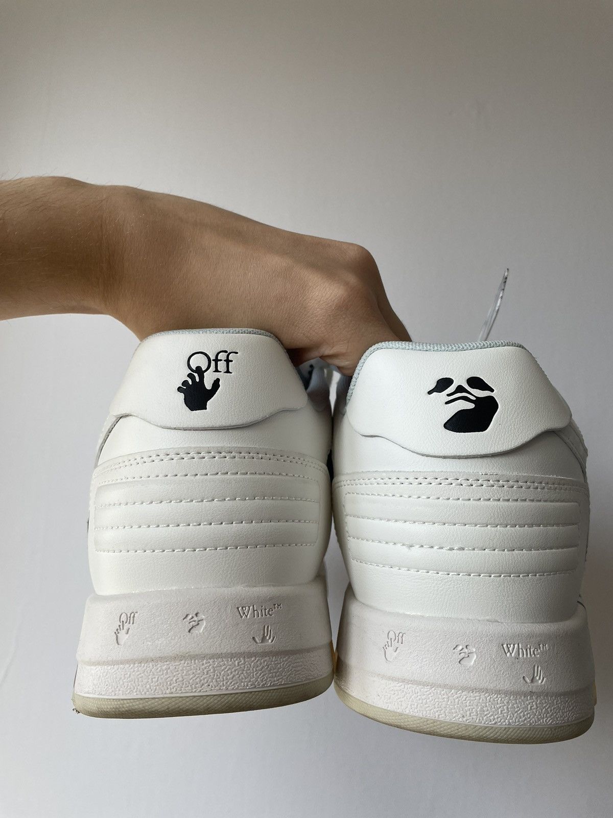 Off-White Off-White out of office 🤍 Size US 10 / EU 43 - 15 Thumbnail