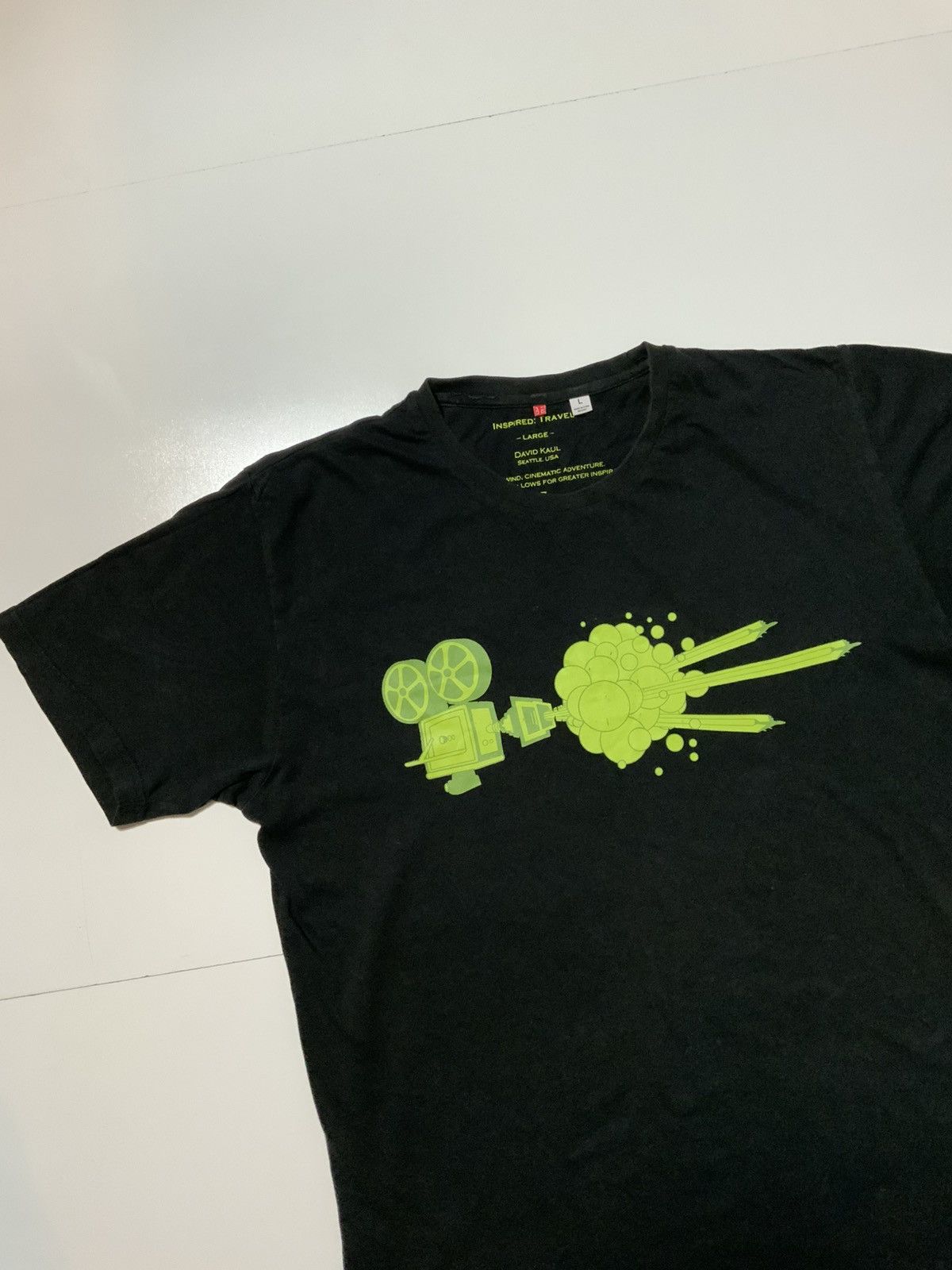 Uniqlo Uniqlo Inspired Travel David Kaul Seattle Cinematic T-Shirt Size US L / EU 52-54 / 3 - 3 Thumbnail