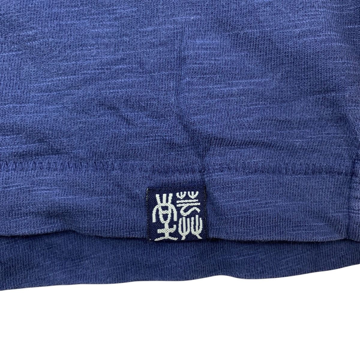 Uniqlo UNIQLO x HOKUSAI BLUE Japan Traditional Heron Bird Tee Shirt Size L / US 10 / IT 46 - 6 Thumbnail