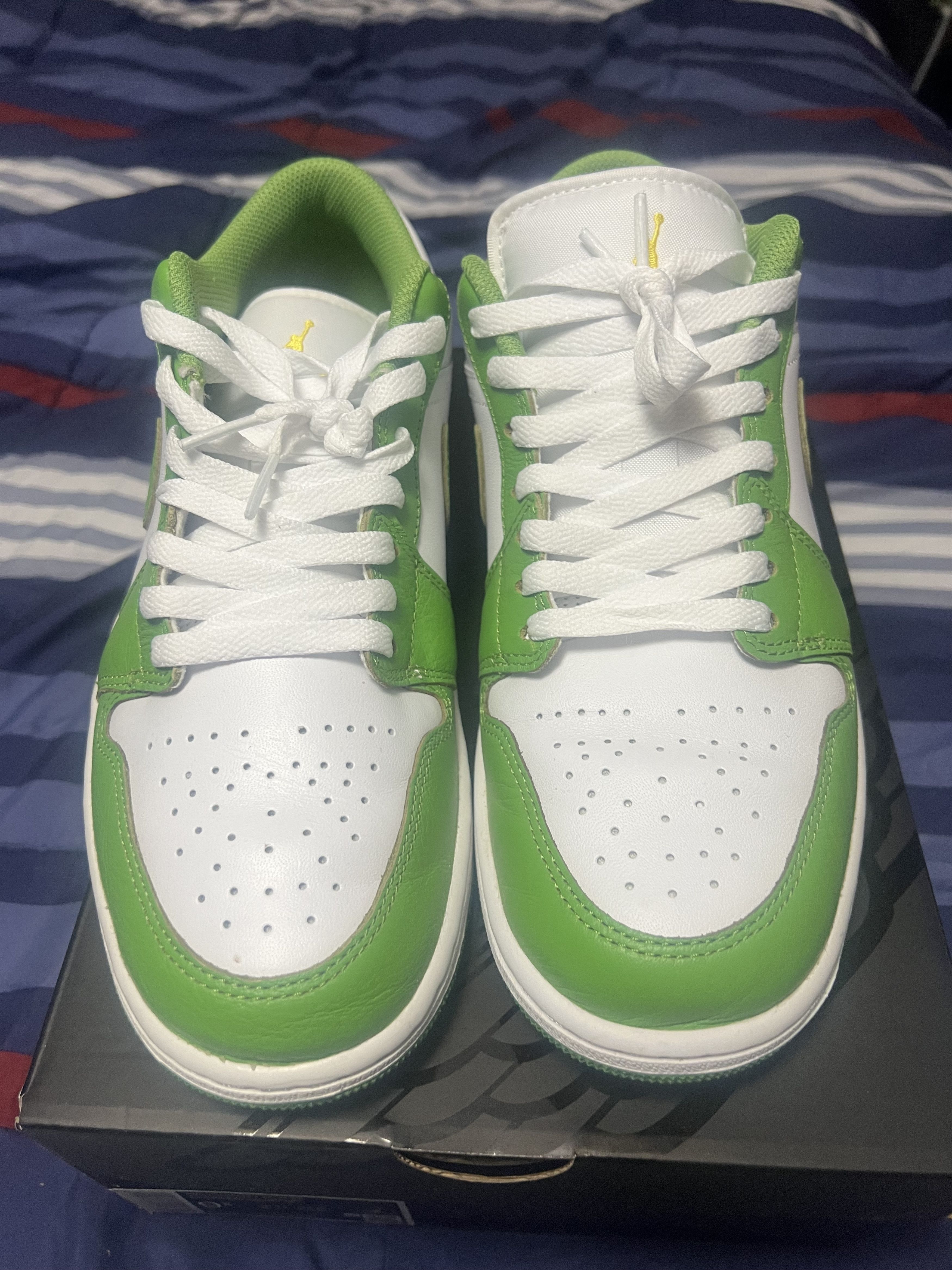Jordan Brand Jordan 1 Low Chlorophyll Size US 9.5 / EU 42-43 - 2 Thumbnail
