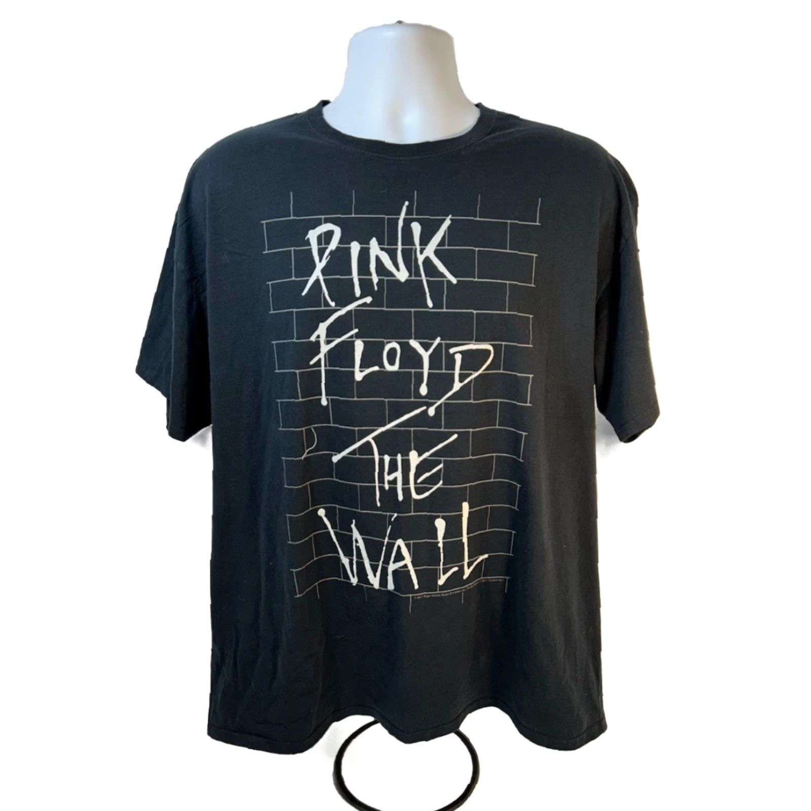 Fruit Of The Loom Pink Floyd Off The Wall Shirt Men XL Black Short Sleeve Crew 2017 RN#13765 Size US XL / EU 56 / 4 - 3 Thumbnail