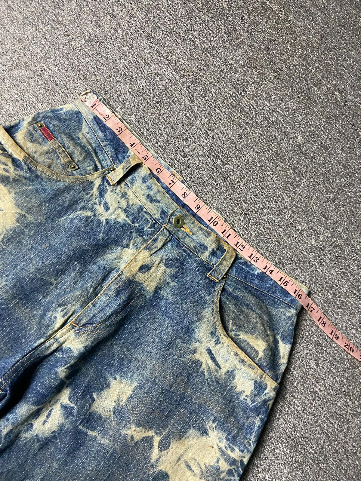 Japanese Brand Bear USA Brand Acid Wash Denim Shorts (156) Size US 33 - 9 Thumbnail