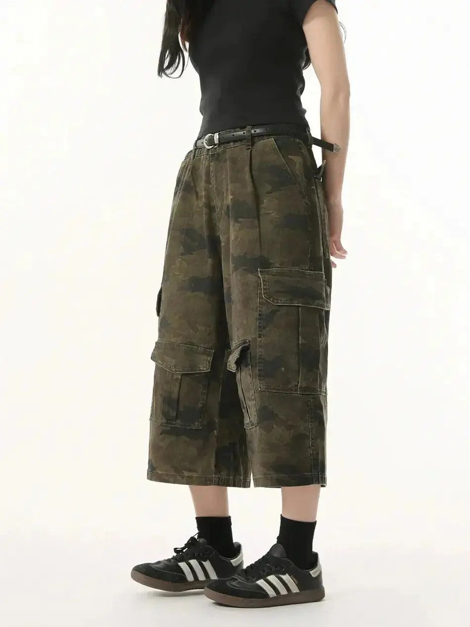 Japanese Brand Retro camouflage wide leg casual denim shorts Size US 32 / EU 48 - 1 Thumbnail
